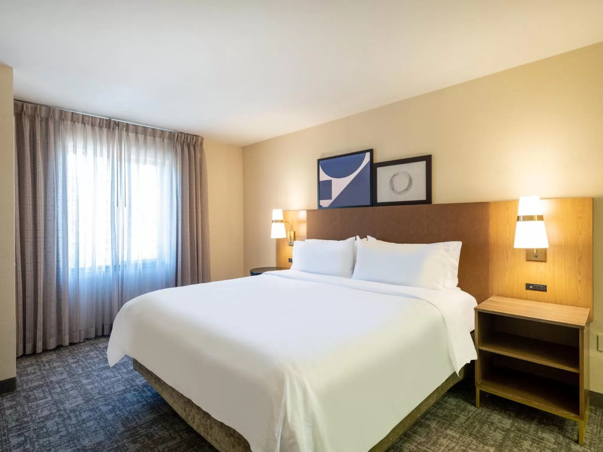Photo of the whole room, Bed in Staybridge Suites Milwaukee Airport South by IHG