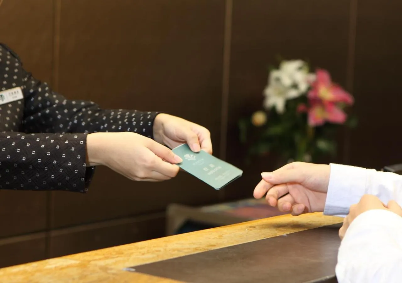 Staff in Guangzhou Shi Liu Hotel