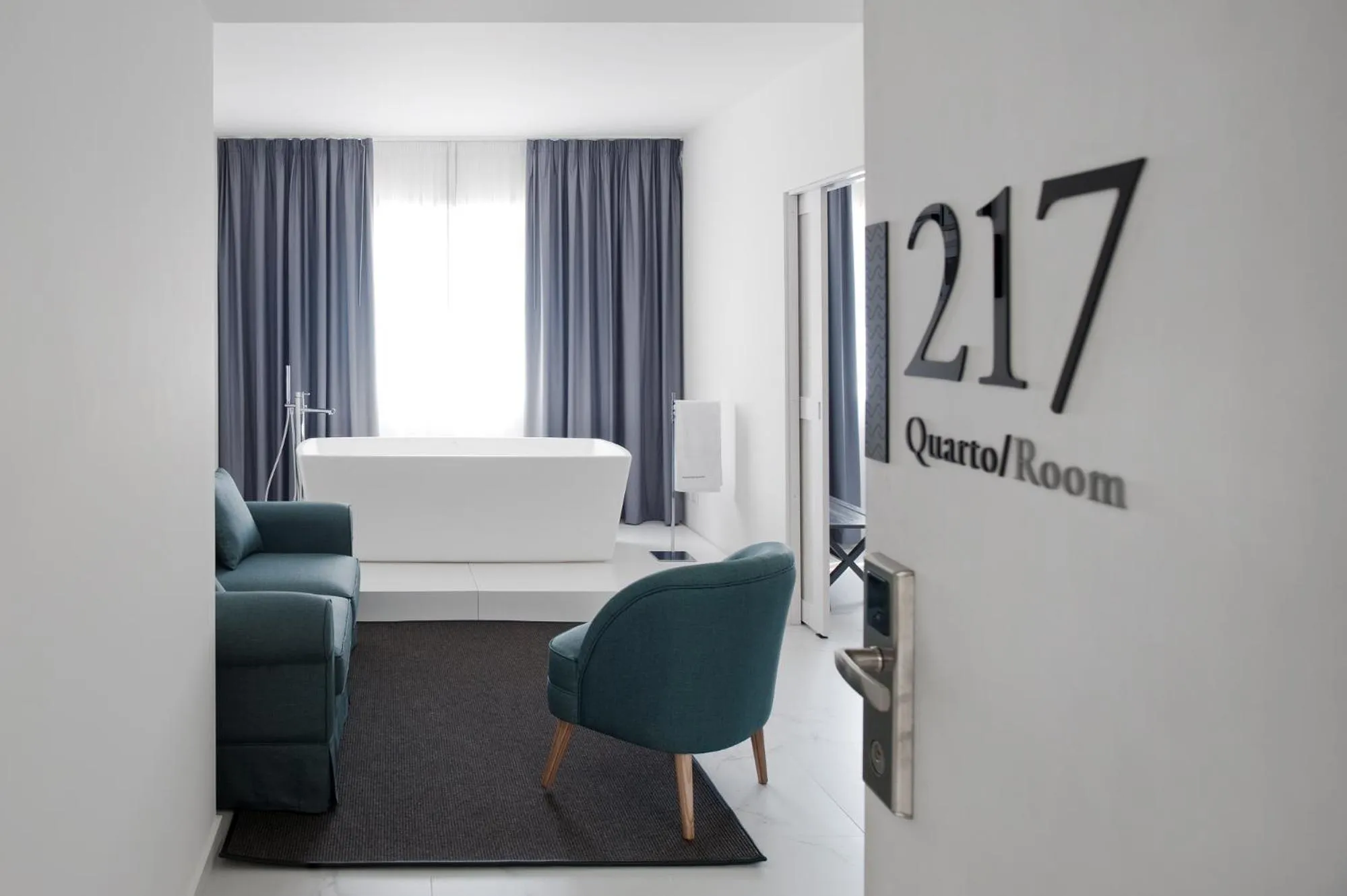 Decorative detail, Bed in Furadouro Boutique Hotel Beach & SPA