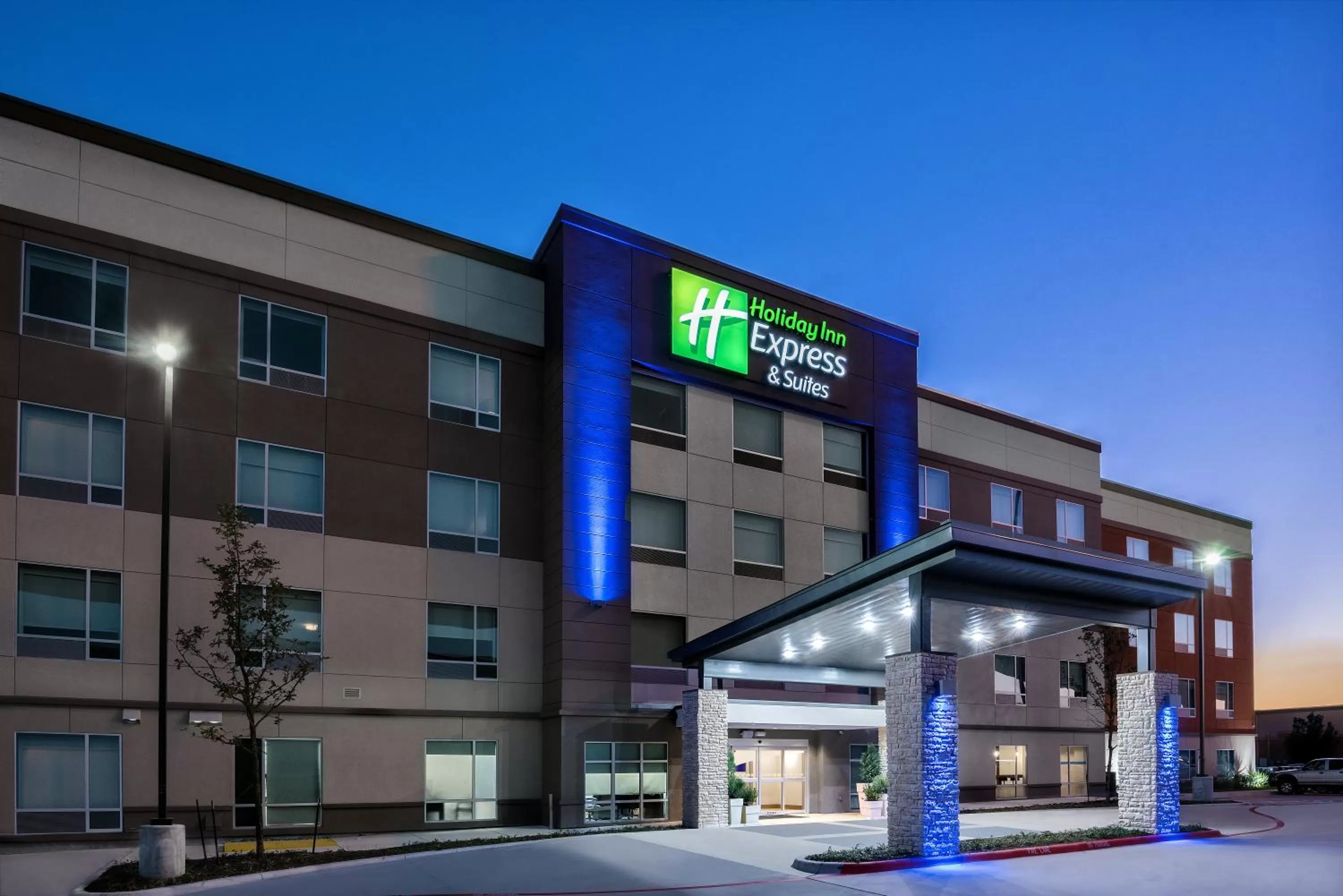 Property building in Holiday Inn Express & Suites Austin - Round Rock Area by IHG