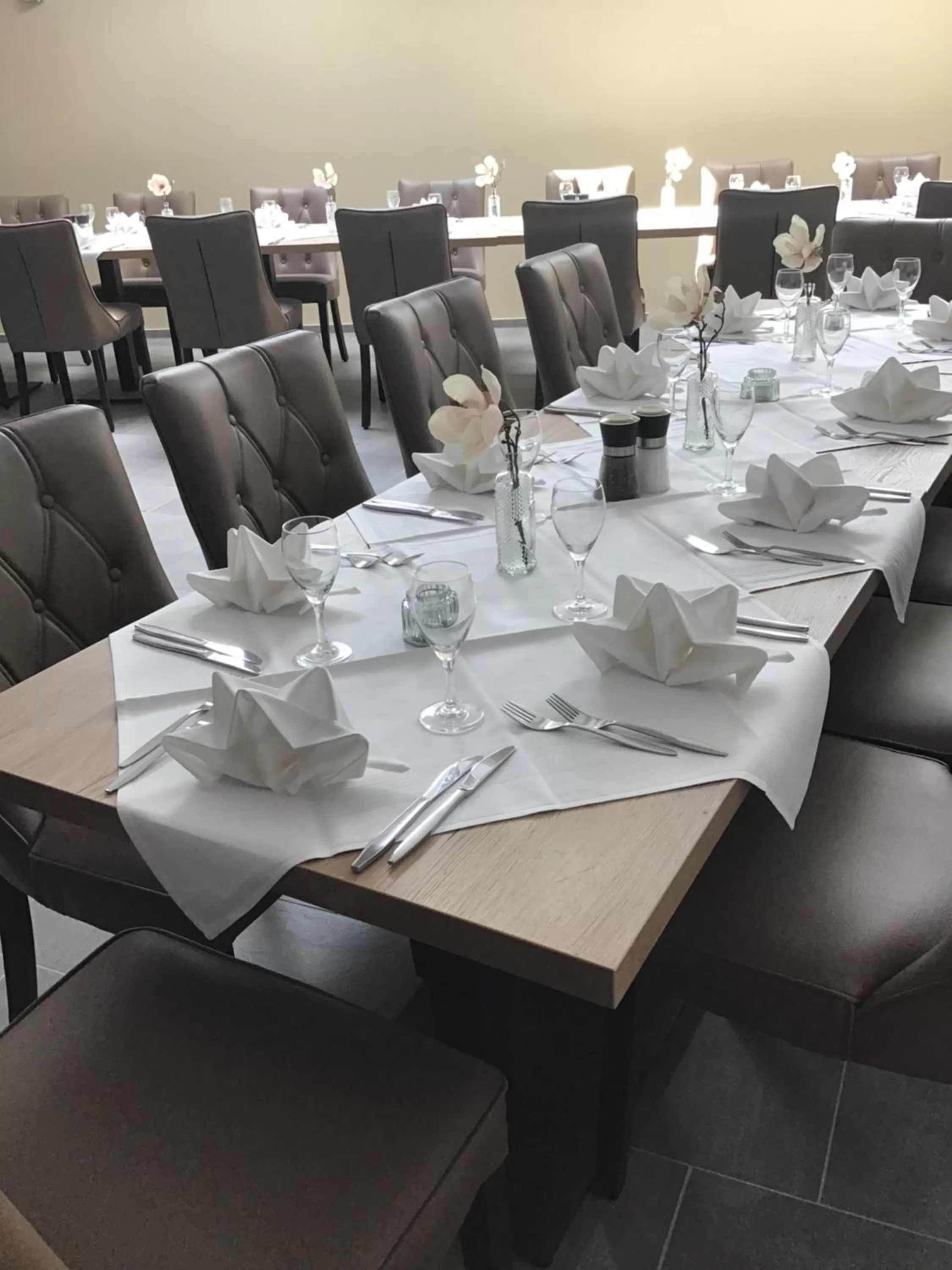 Restaurant/places to eat in Ehringer Hof