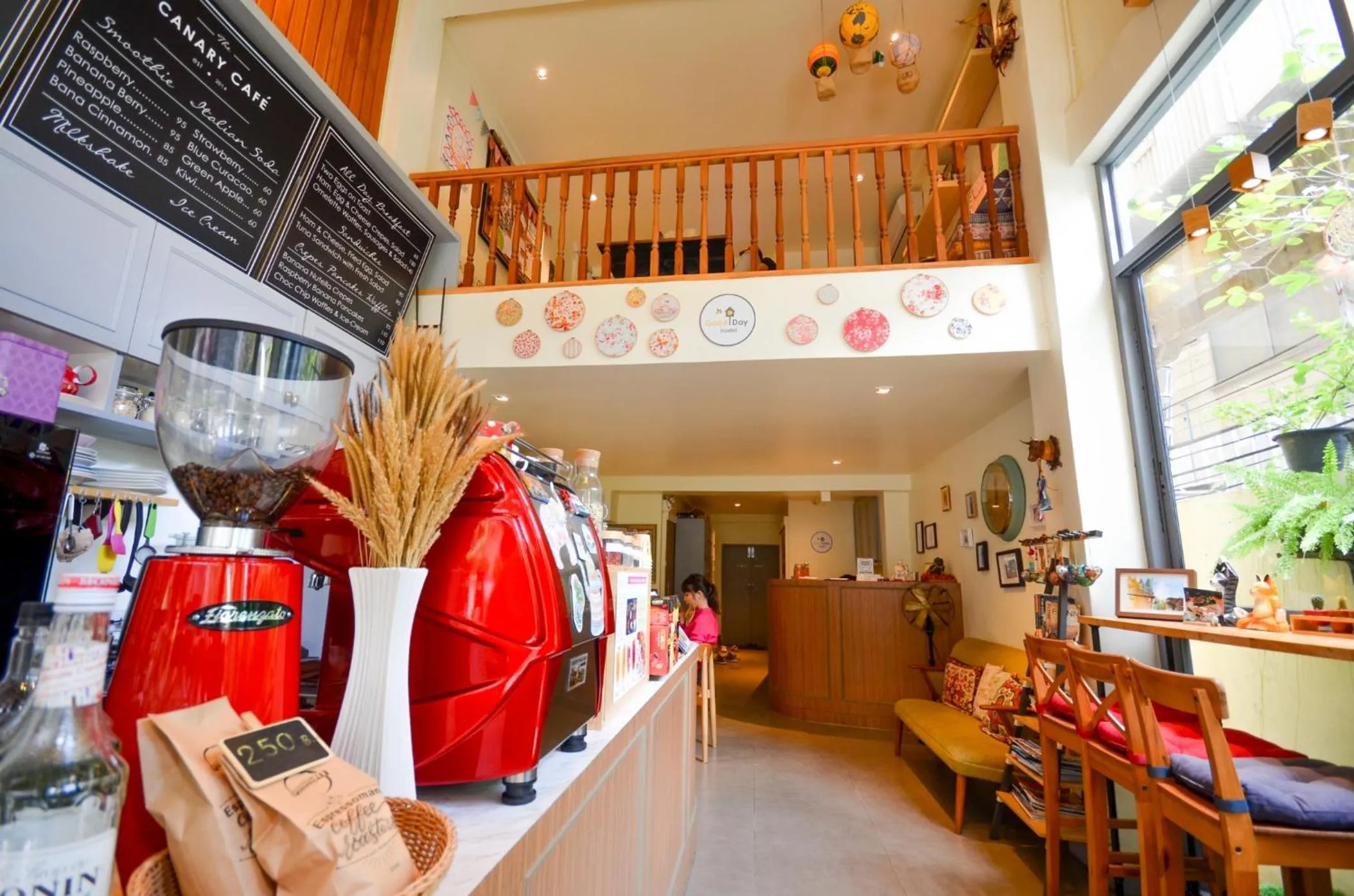 Restaurant/places to eat in Good Day Hostel