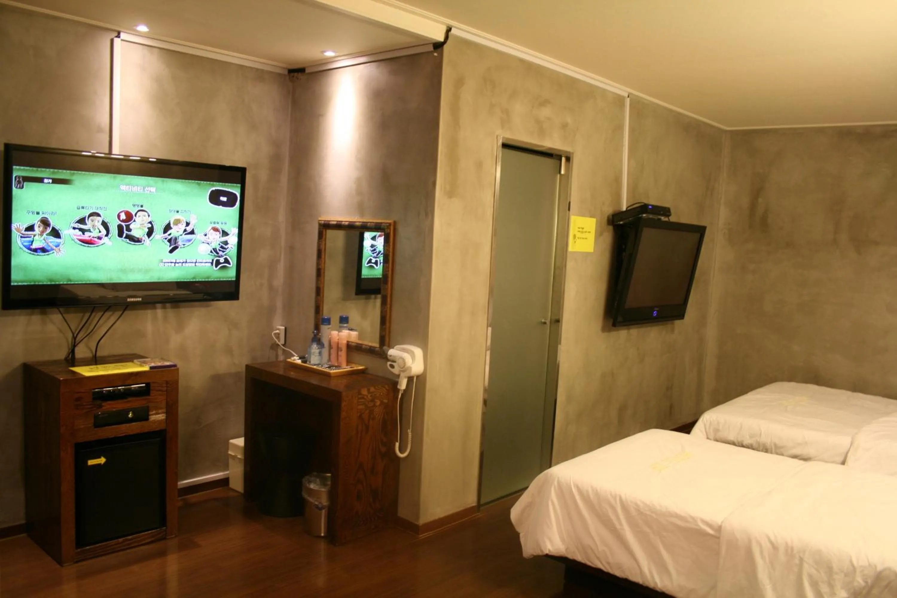 Photo of the whole room, Bed in ZIP Hotel