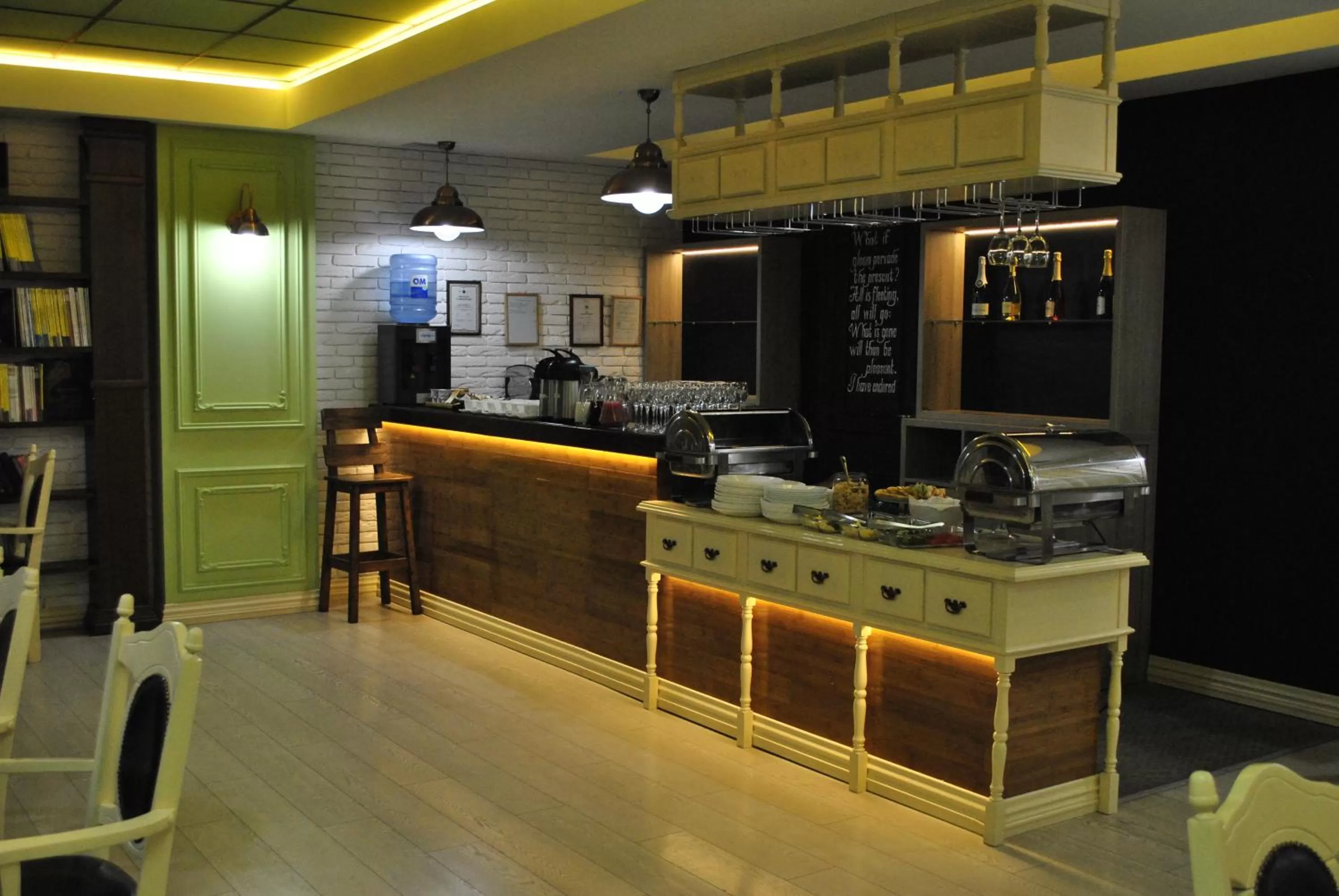 Restaurant/places to eat in LidoLux