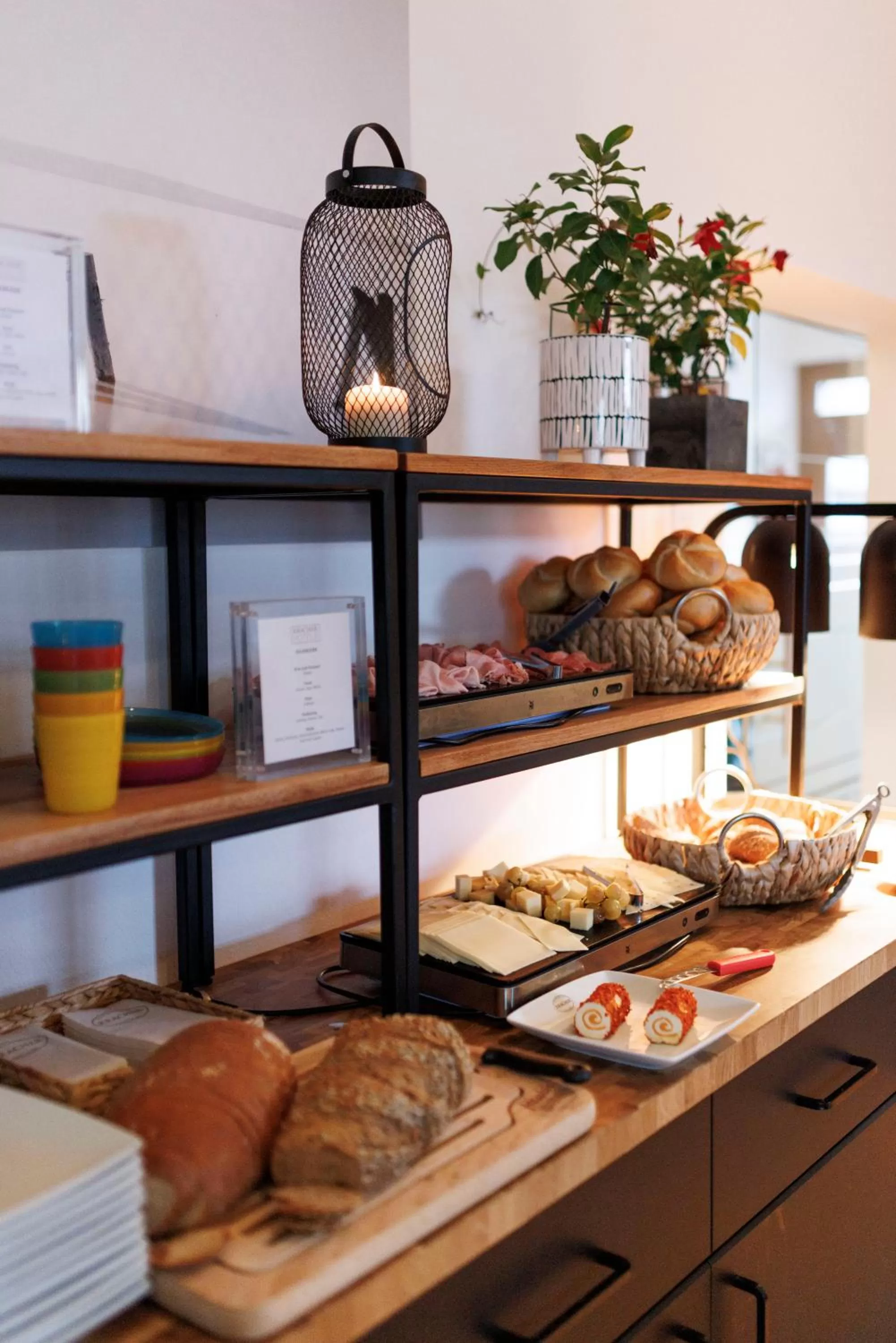 Buffet breakfast in Kracher Hotel Doppelzimmer