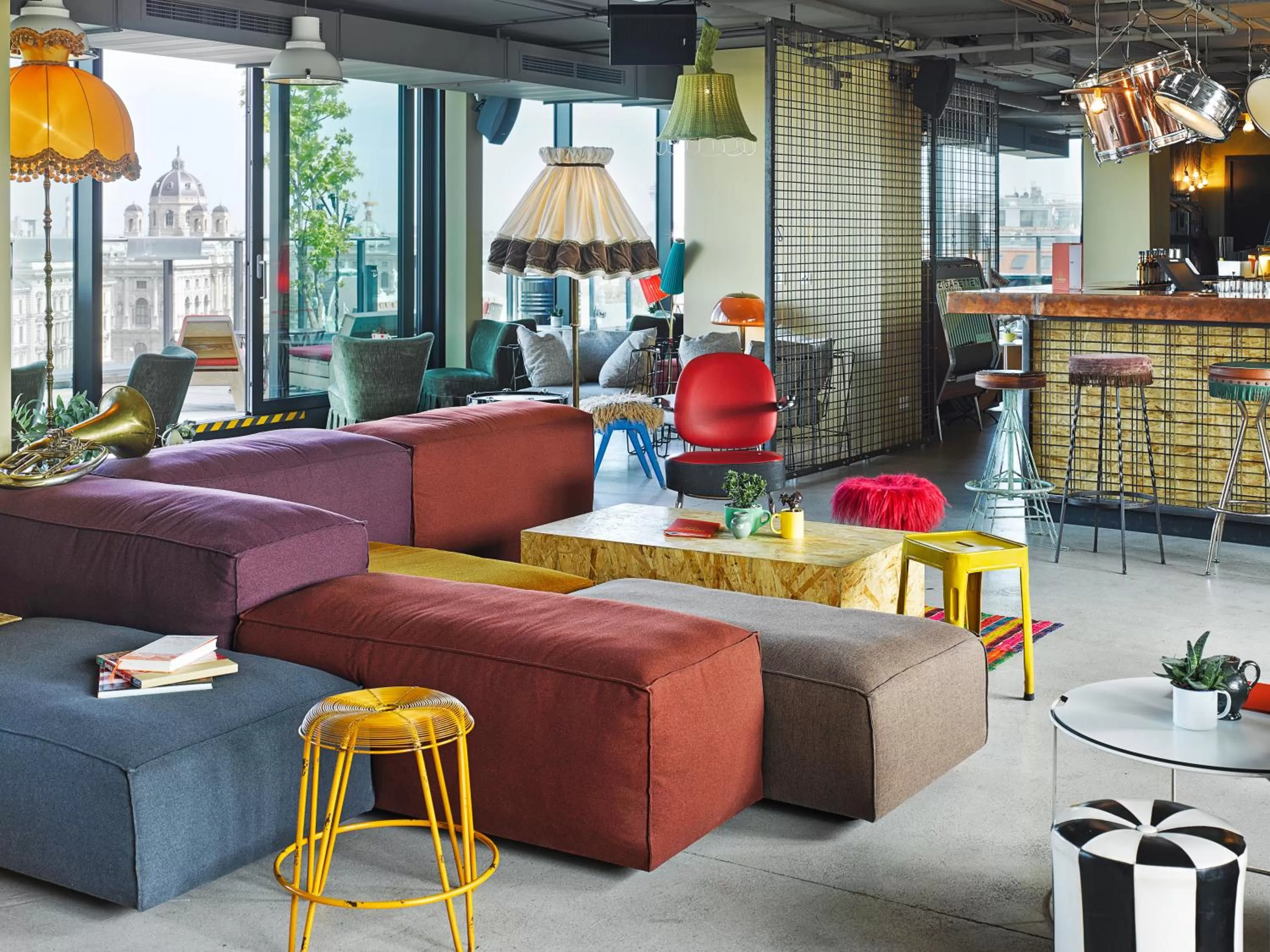 Lounge or bar in 25hours Hotel beim MuseumsQuartier