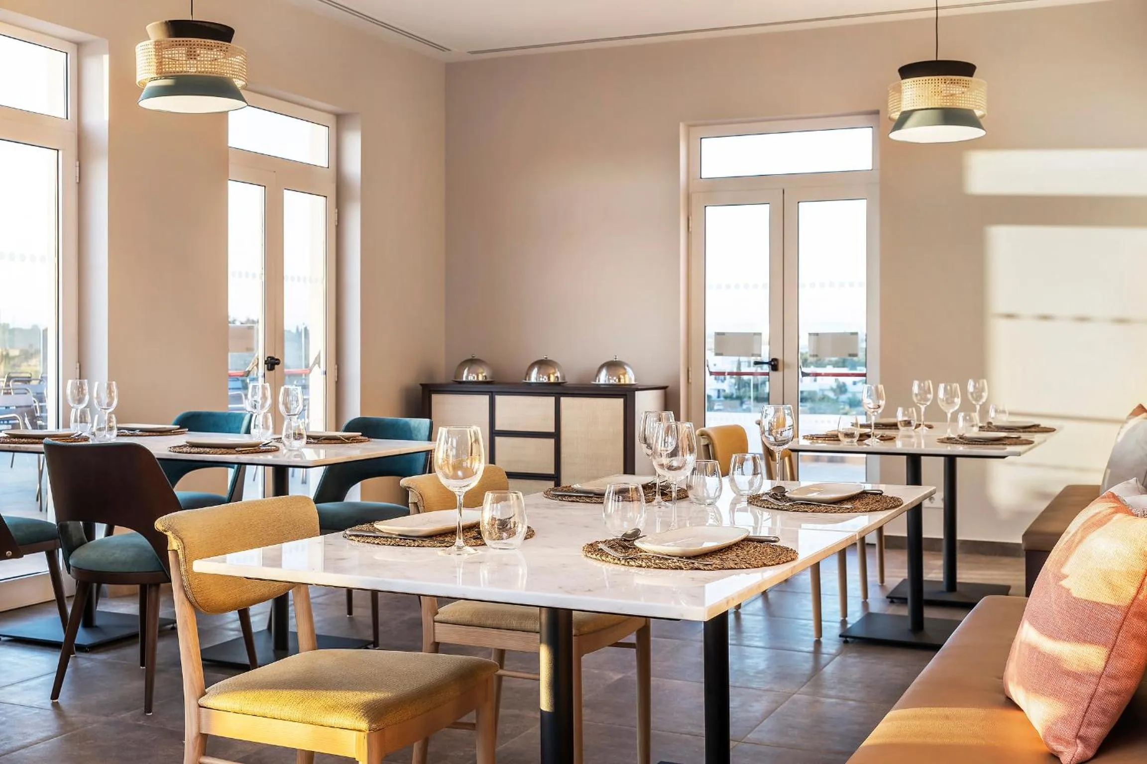 Restaurant/places to eat in Eden Villas & Apartments