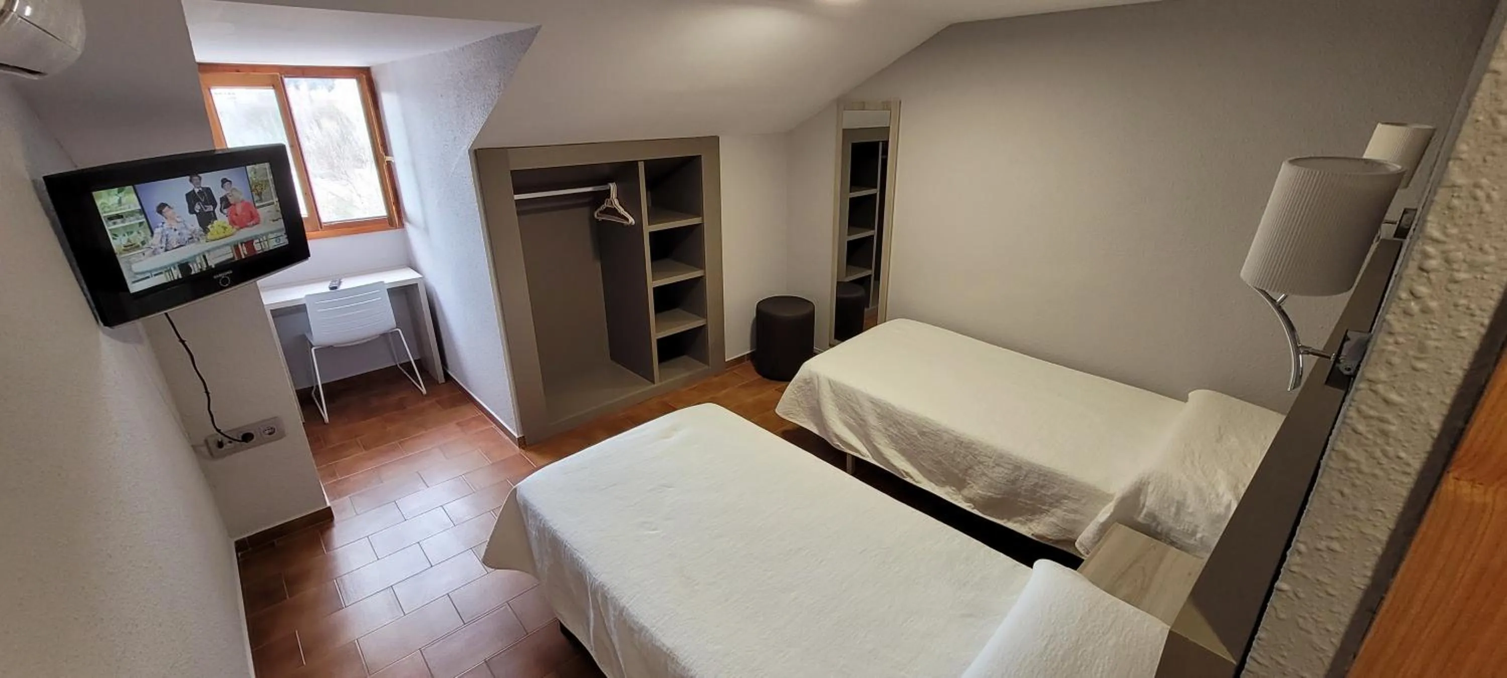 Photo of the whole room, Bed in Hotel Meson de L’Ainsa