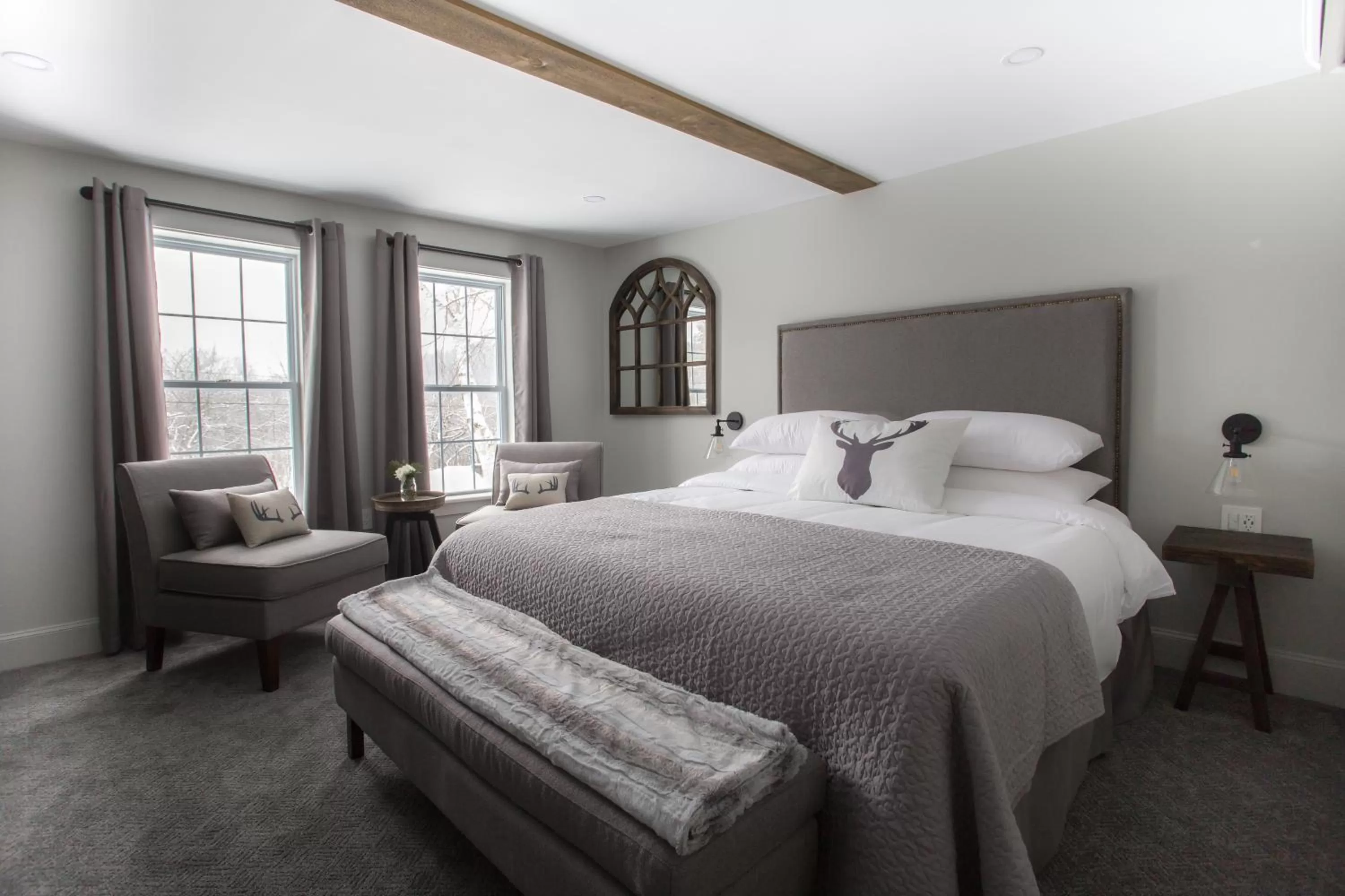 Bedroom, Bed in Mountain Meadows Lodge