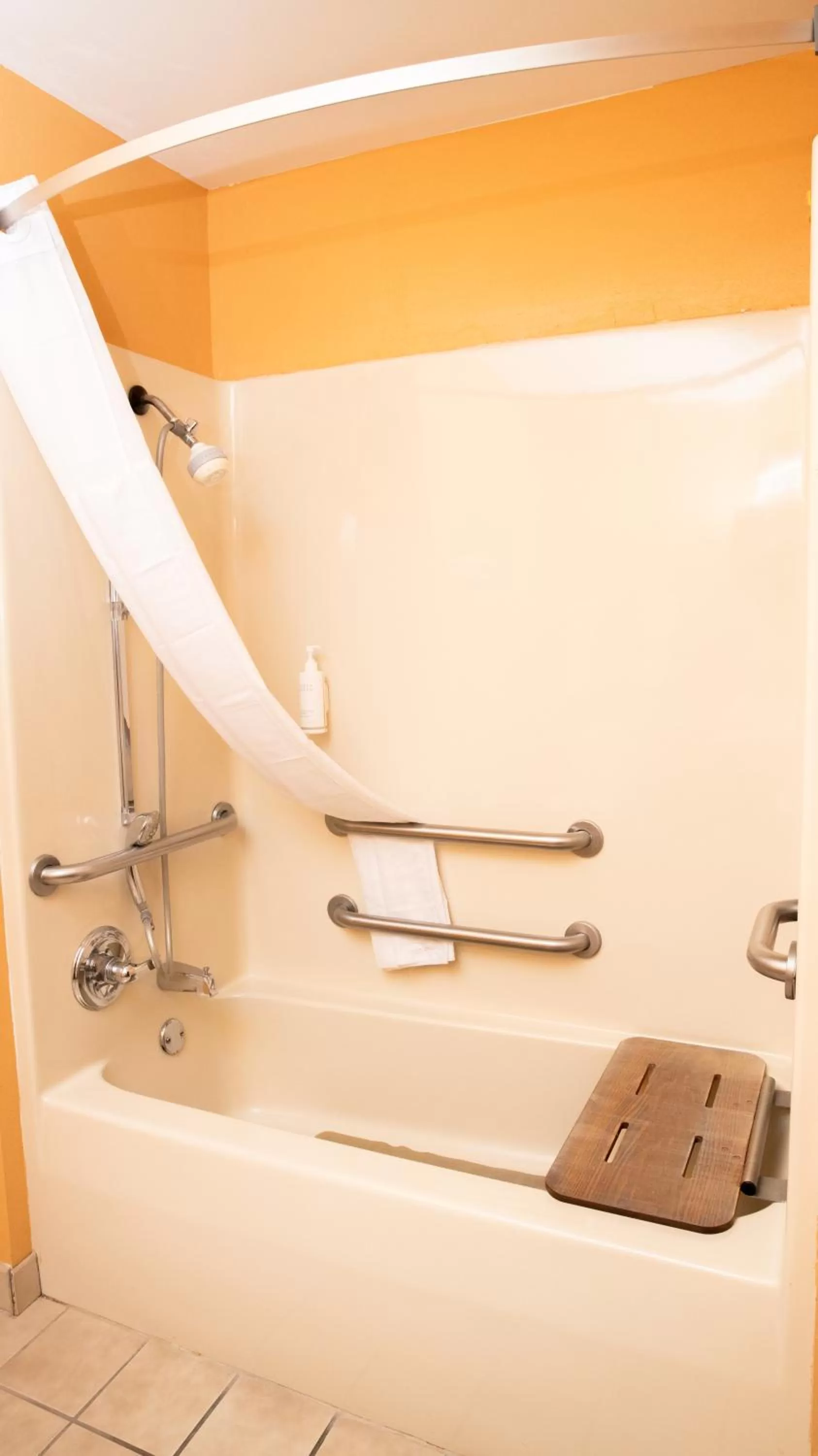 Bathroom in Days Inn by Wyndham Battlefield Rd/Hwy 65