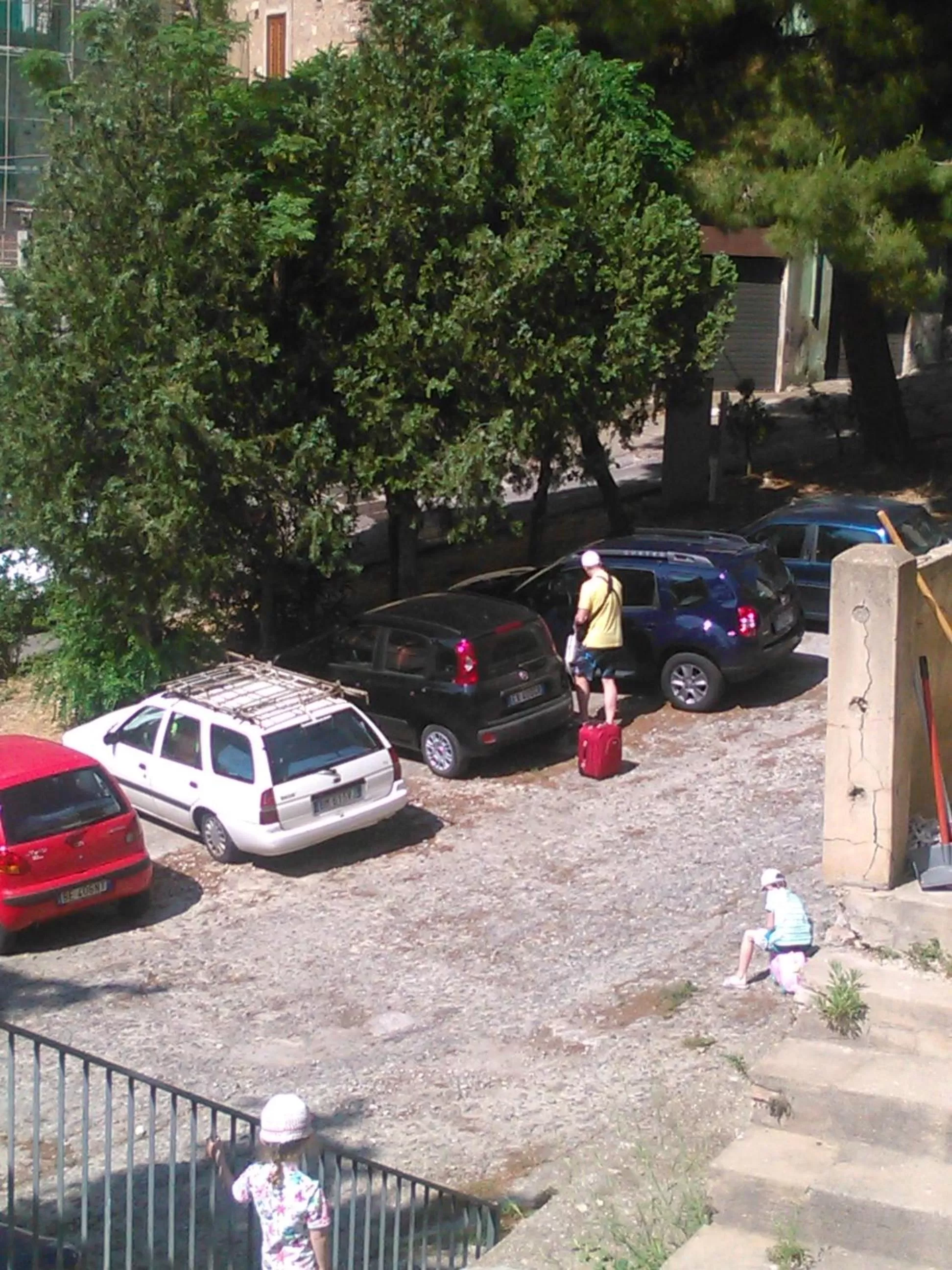 Quiet street view in La Panoramica