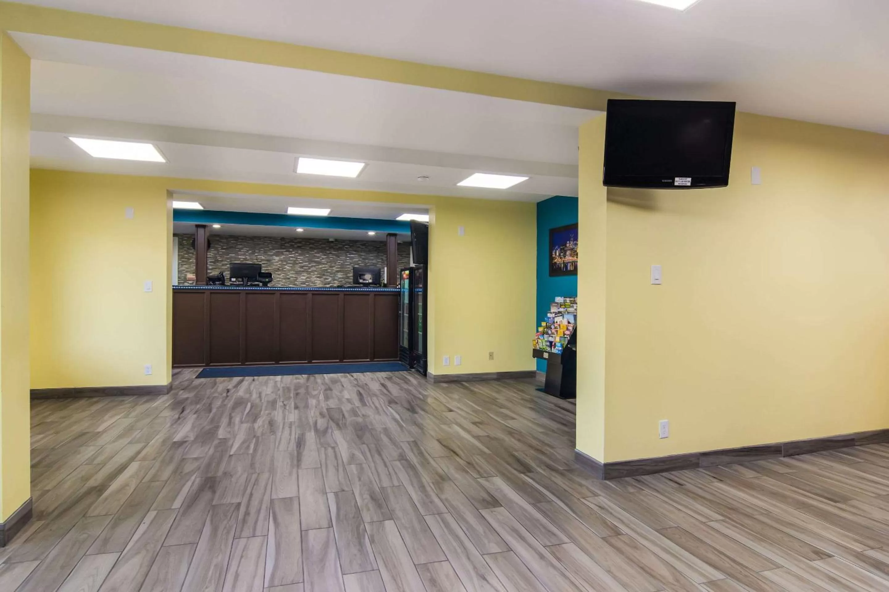 Restaurant/places to eat in Rodeway Inn & Suites Monroeville-Pittsburgh