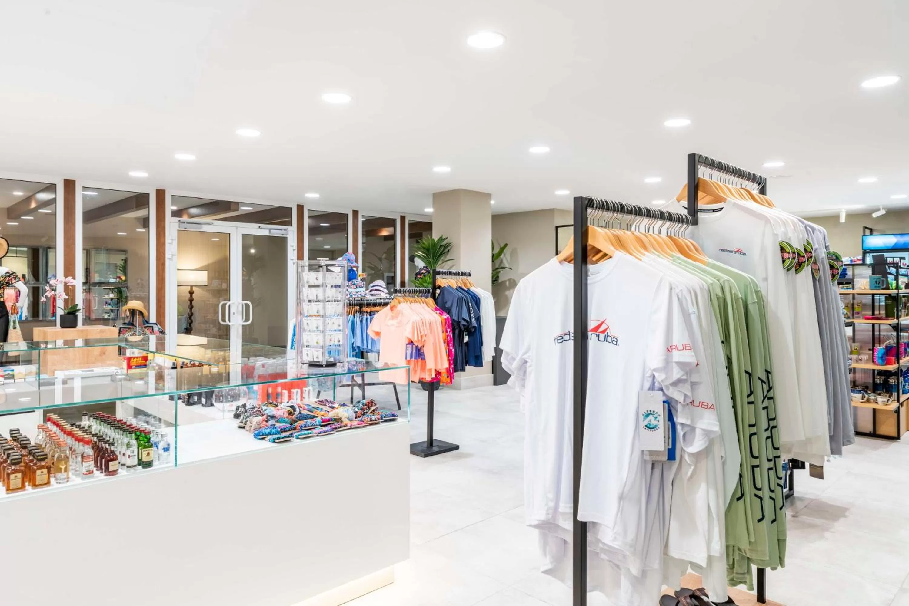 On-site shops in Embassy Suites By Hilton Aruba Beach Resort