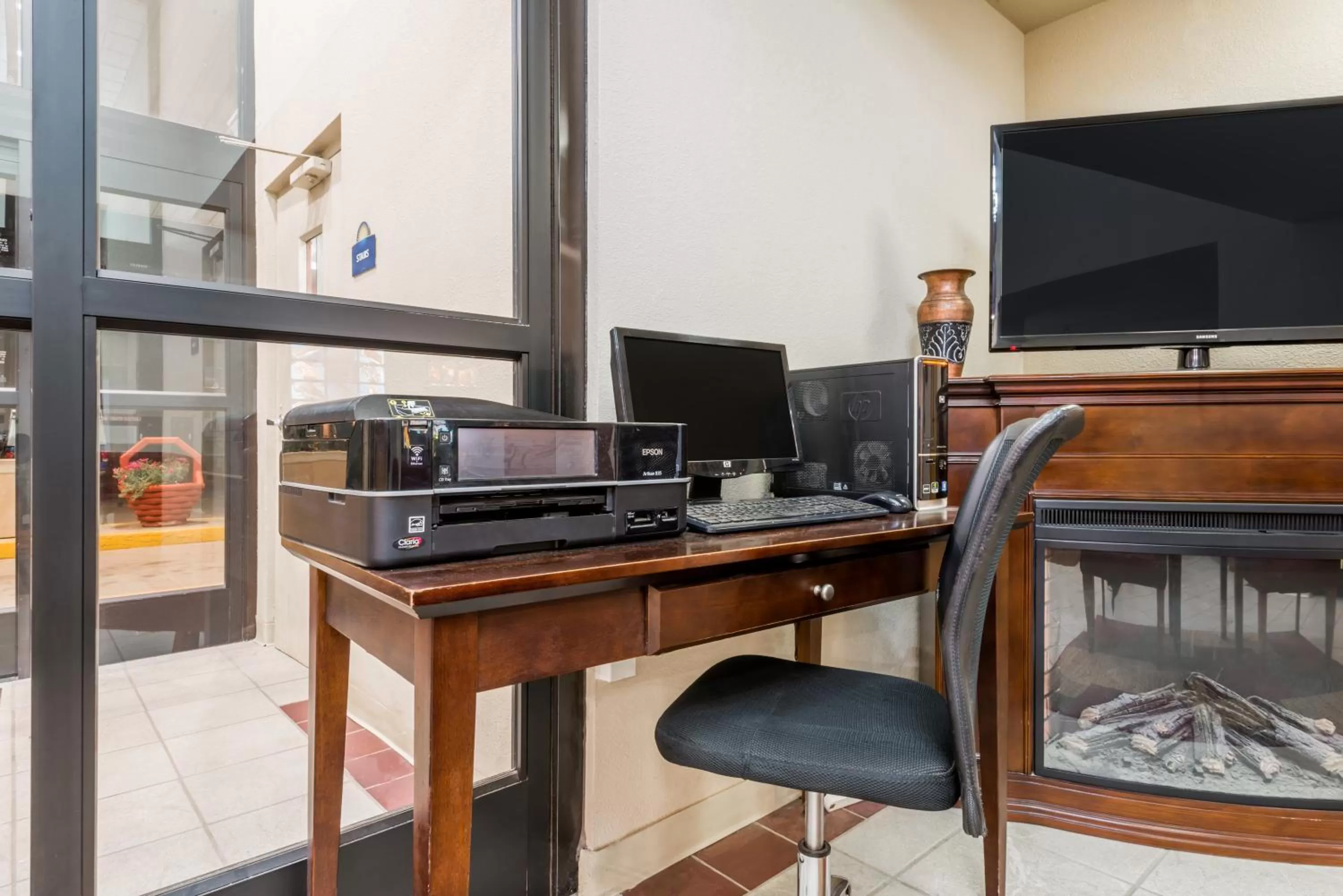 Days Inn by Wyndham Gillette