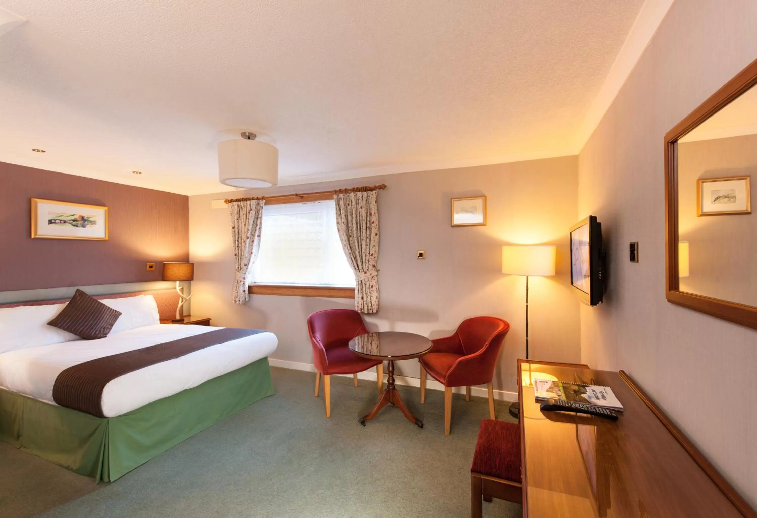 Photo of the whole room, Bed in The Stronlossit Inn