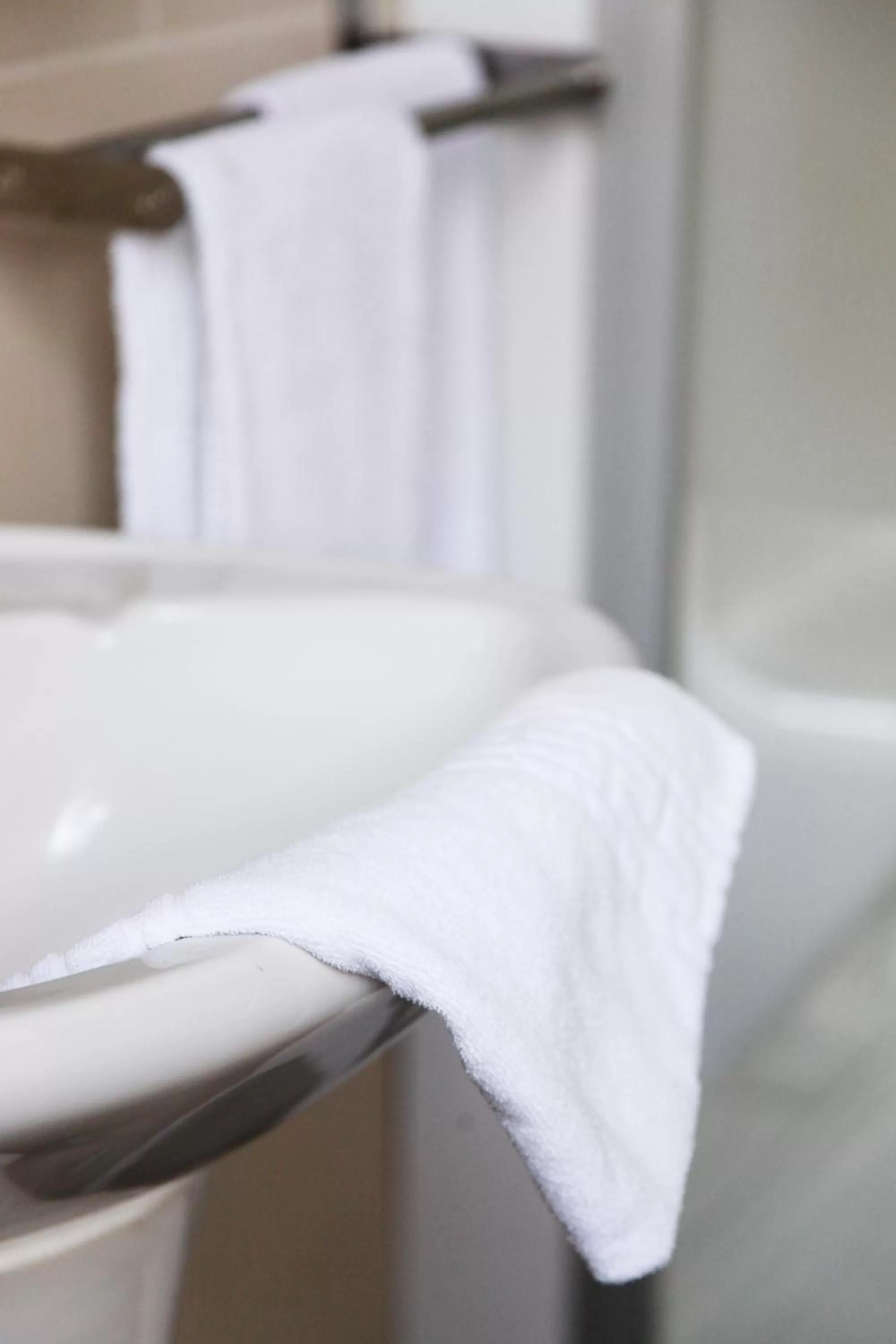 Bathroom in Hôtel du Midi