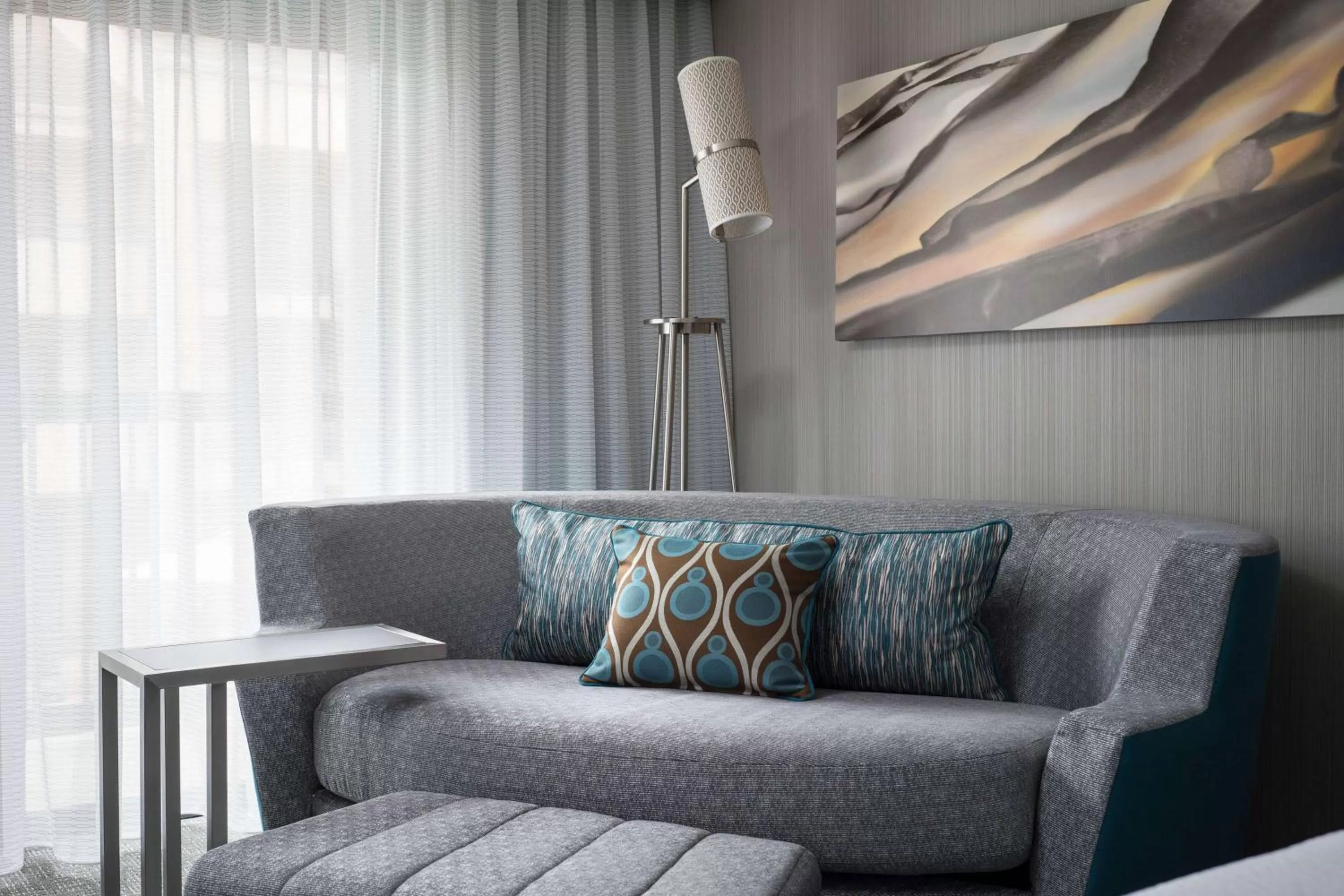 Photo of the whole room in Sonesta Select Los Angeles LAX El Segundo