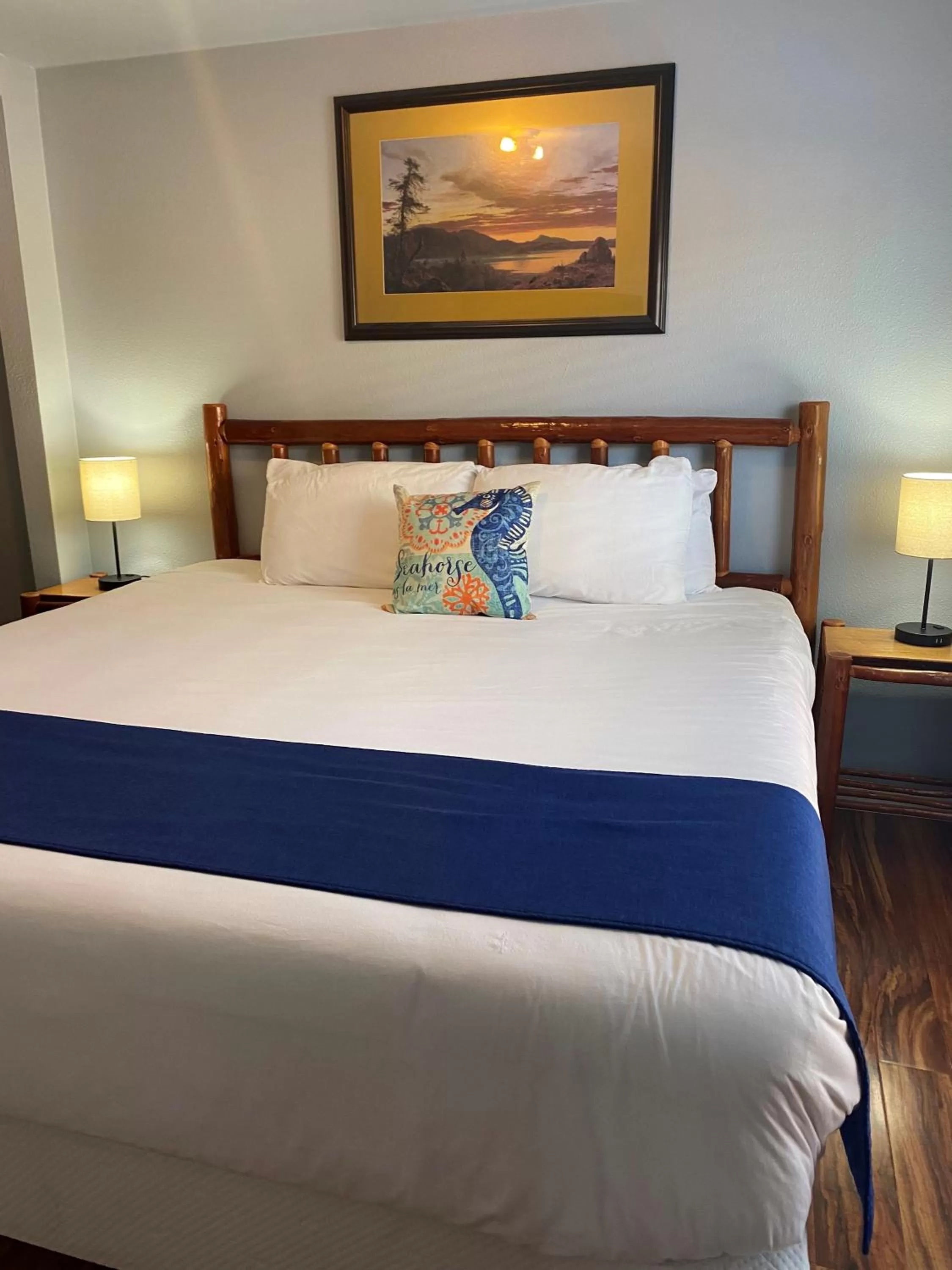 Bed in The Waterfront at Potlatch