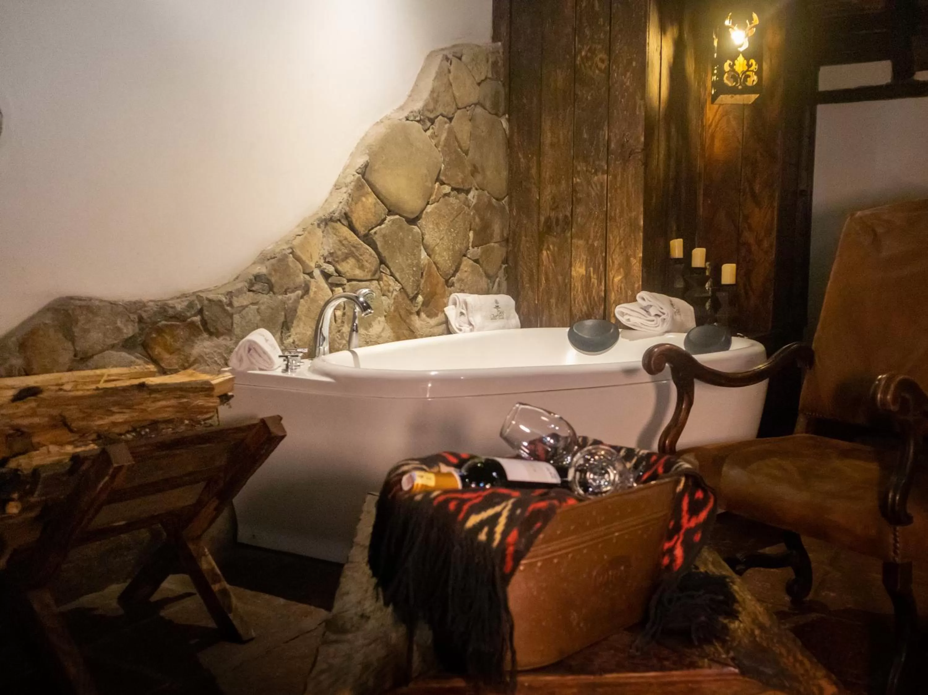 Hot Tub, Seating Area in Hacienda Hostería Dos Chorreras