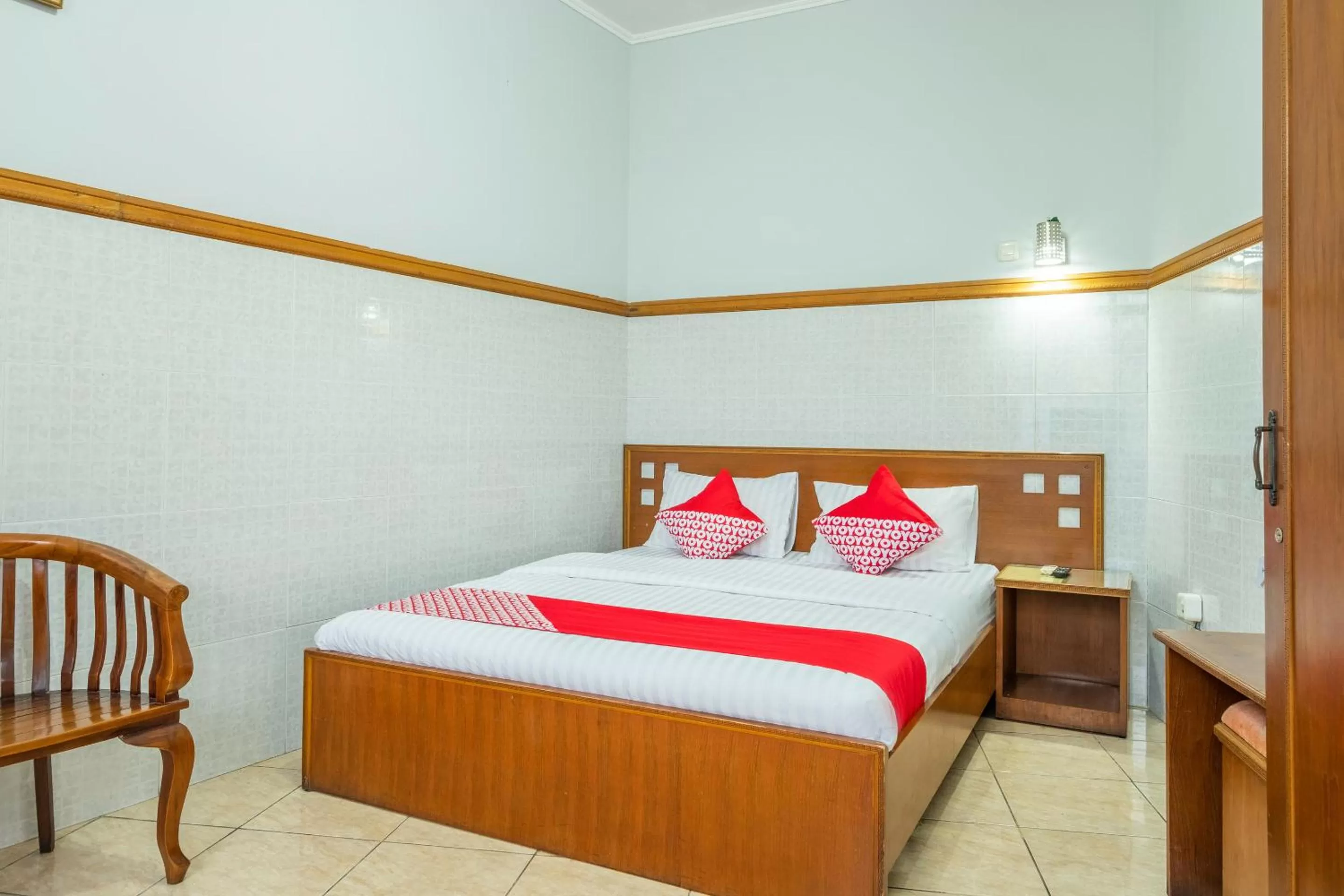 Deluxe Suite in Collection O Kebon Jeruk Near Taman Balai Kota