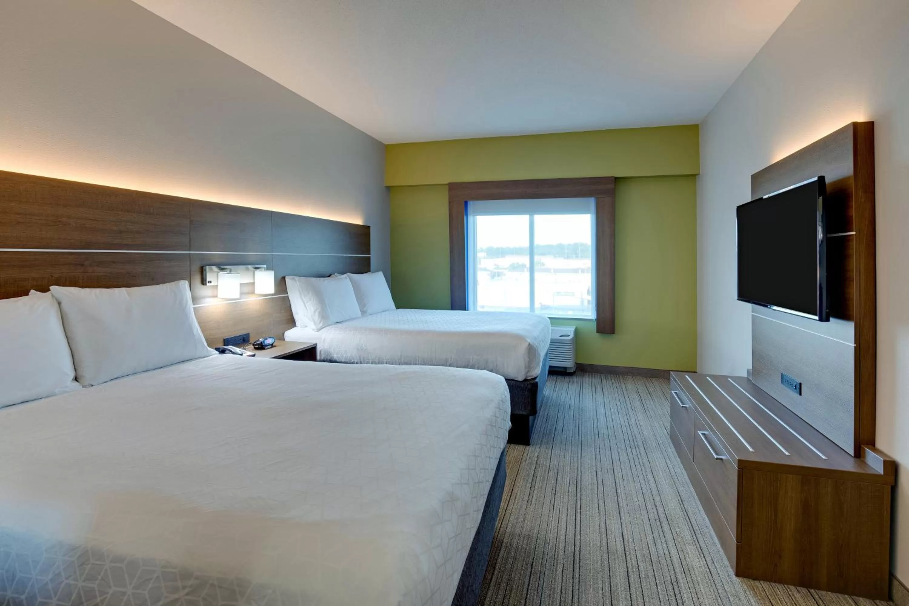 Photo of the whole room, Bed in Holiday Inn Express Nashville-Opryland by IHG