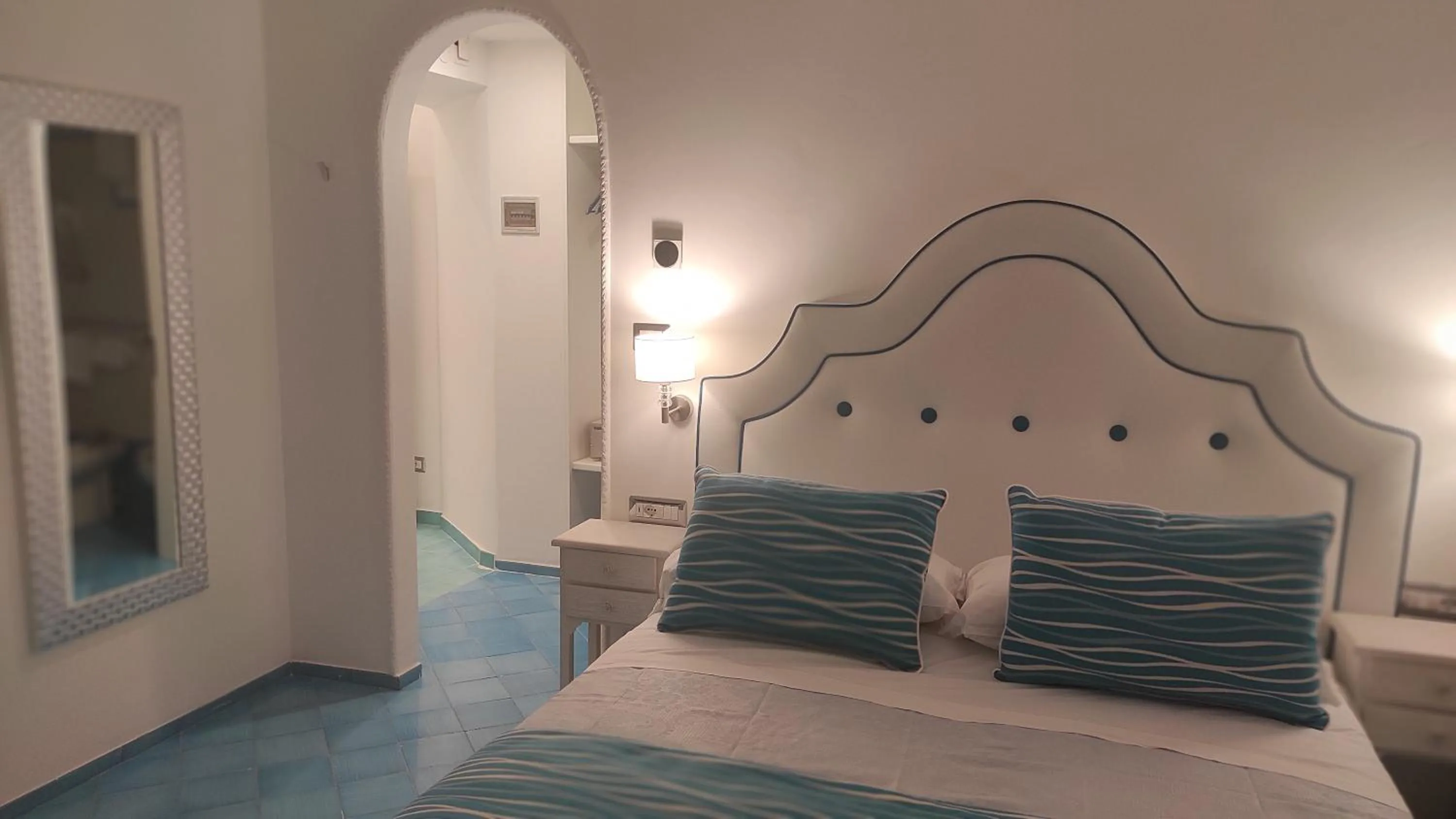 Photo of the whole room, Bed in Albergo S. Andrea