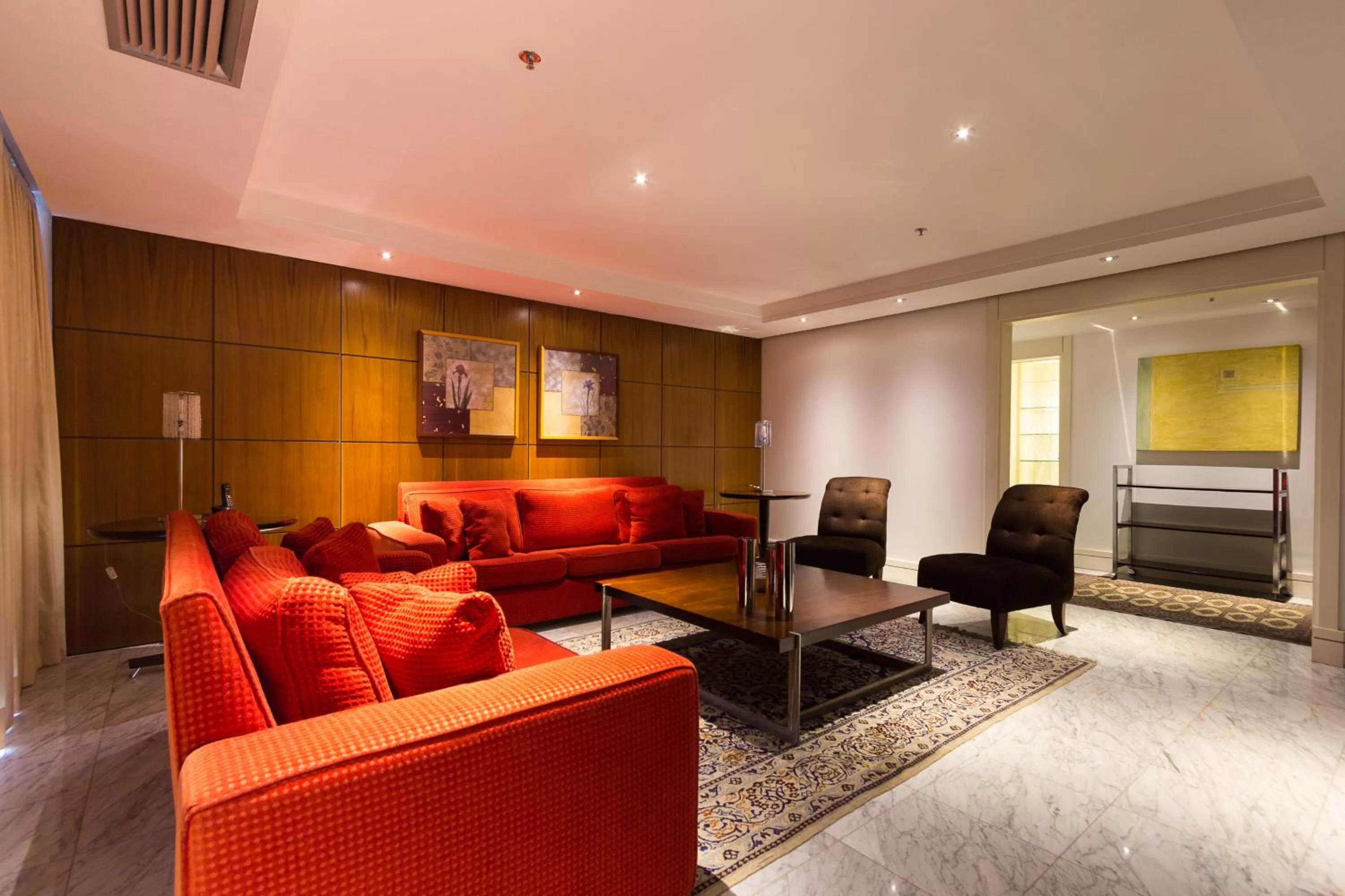 Communal lounge/ TV room, Seating Area in Grand Bittar Hotel