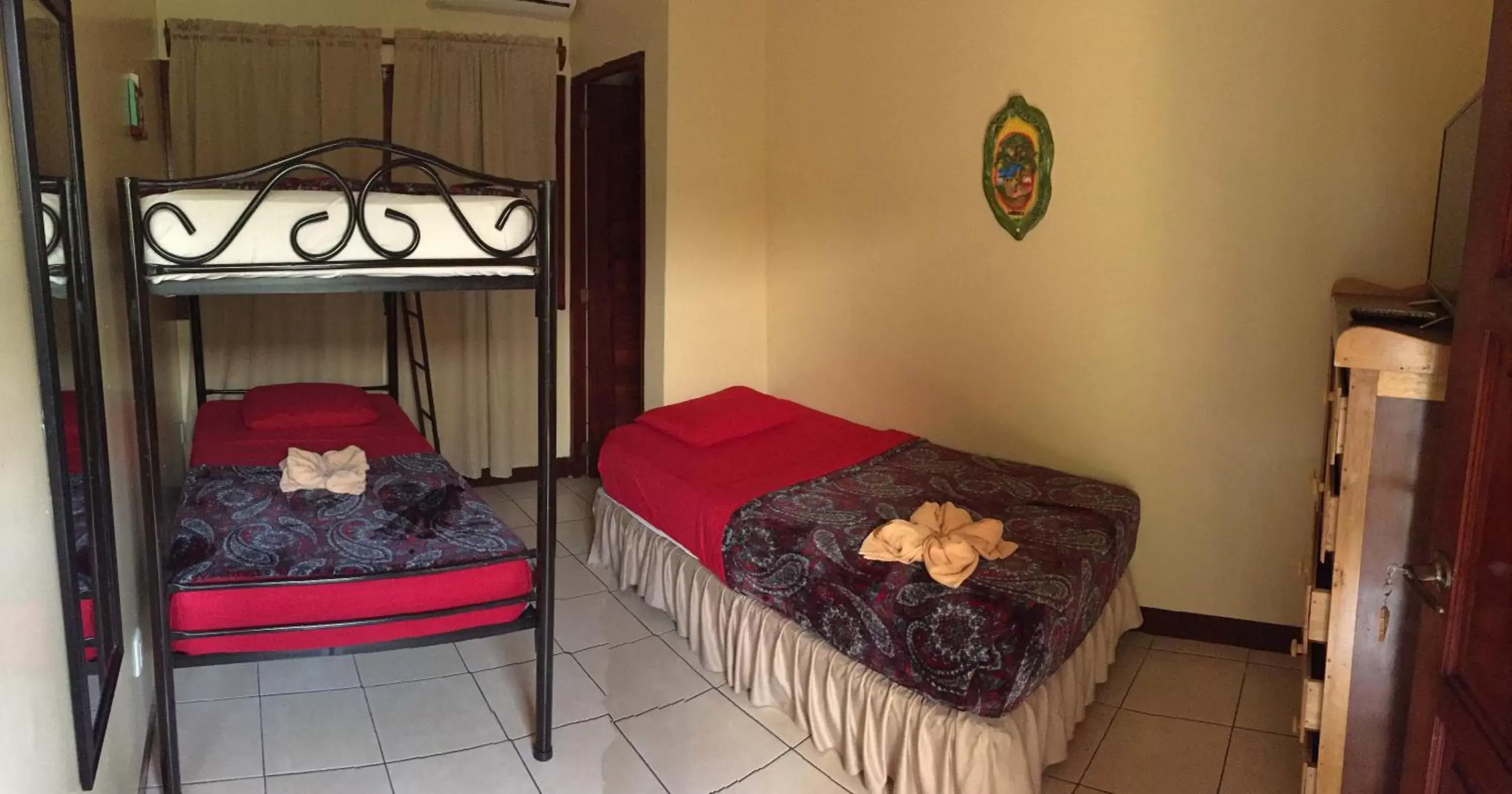 Twin Room in Art Hotel Managua Twin Room in Art Hotel Managua