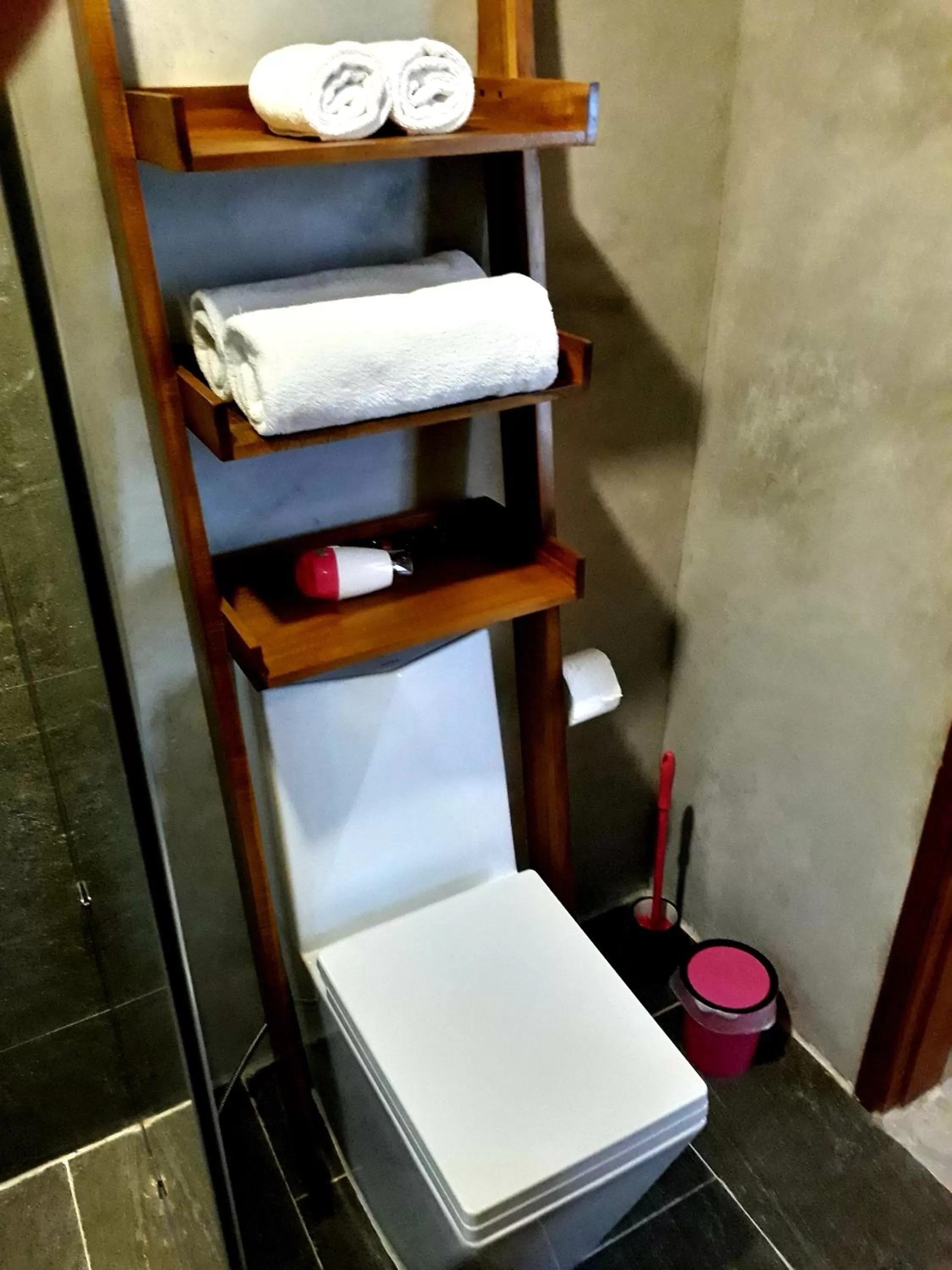 Bathroom in Pink Tulip Hoi An