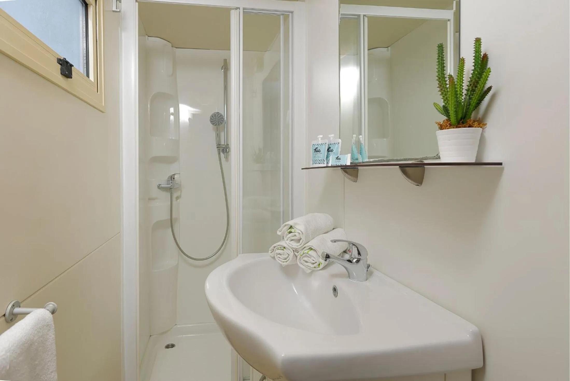 Shower in hu Roma Camping In Town