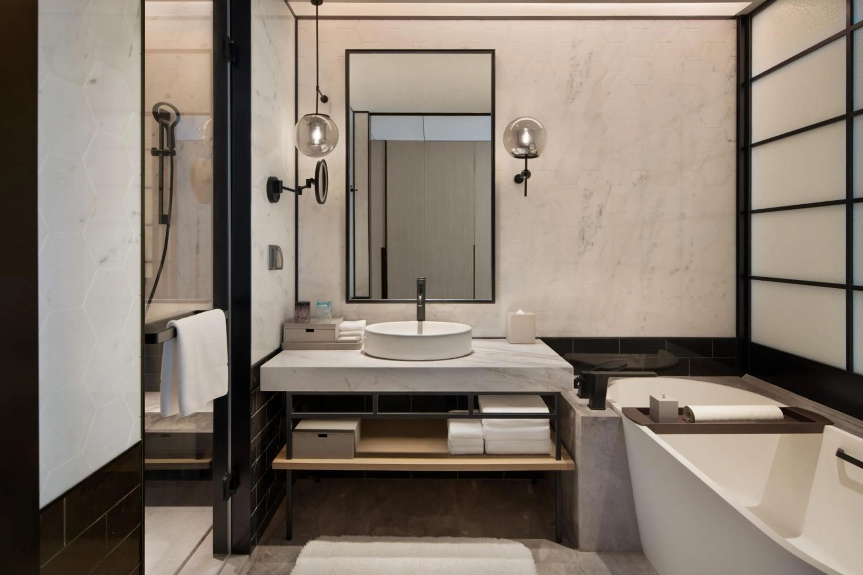 Bathroom, Bed in Sheraton Xi'an Chanba