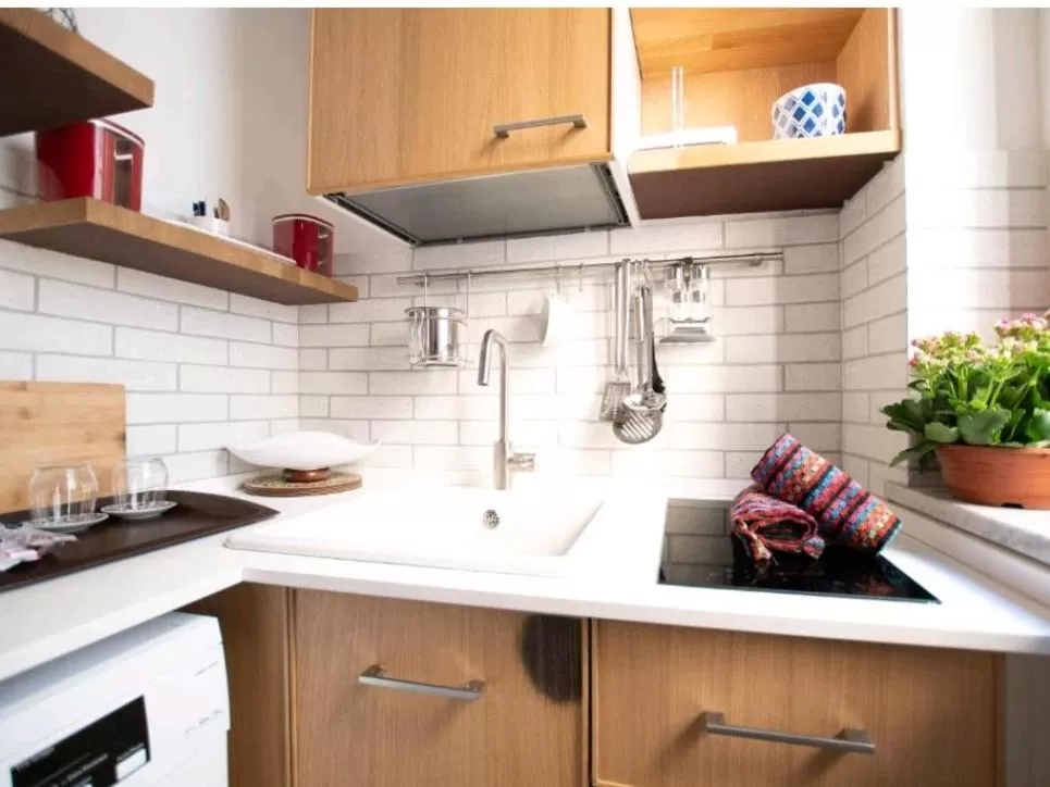 Kitchen or kitchenette in San Francesco Rooms and Apartment with Terrace in Palermo Locazione Turistica