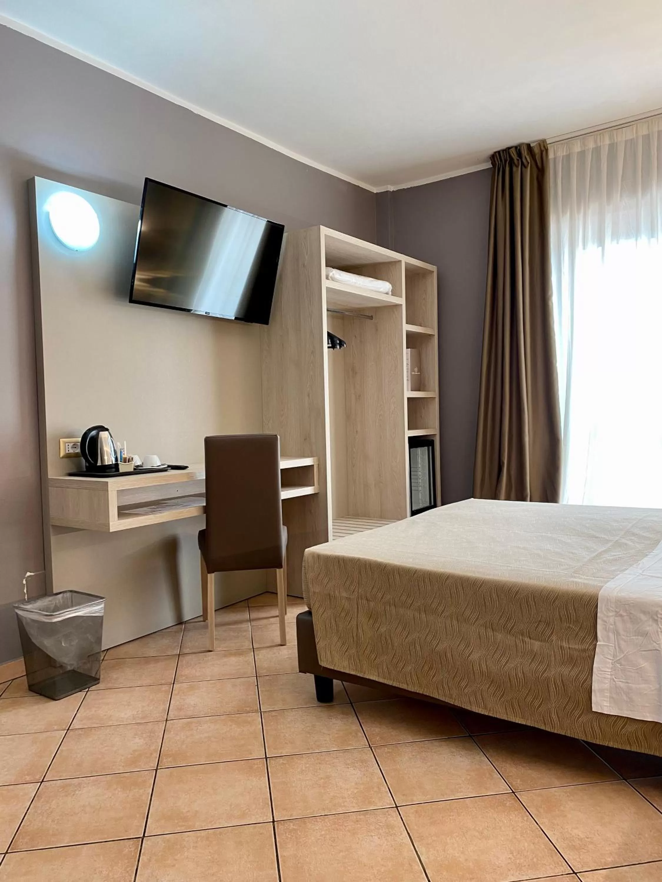 TV and multimedia, Bed in Hotel Miramonti