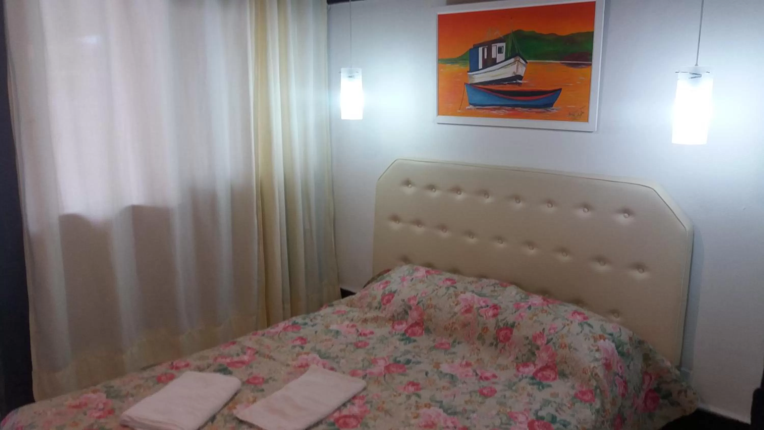 Photo of the whole room, Bed in Pousada L'étage