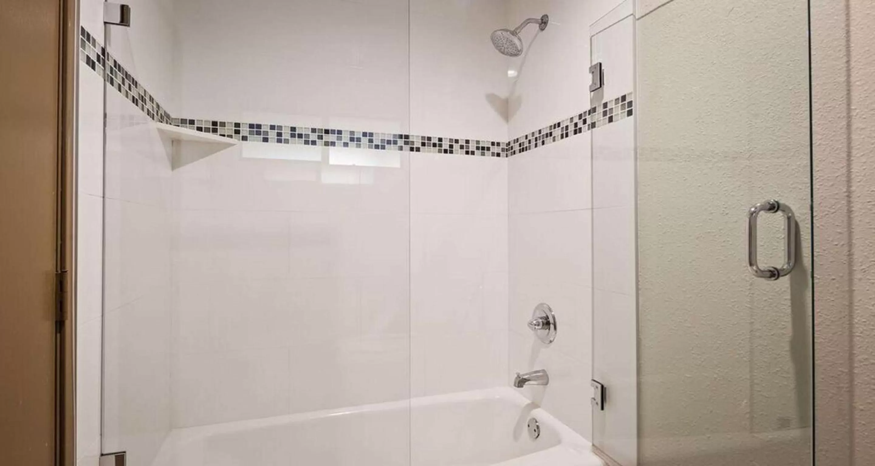 Bathroom in The Encinitan Hotel & Suites