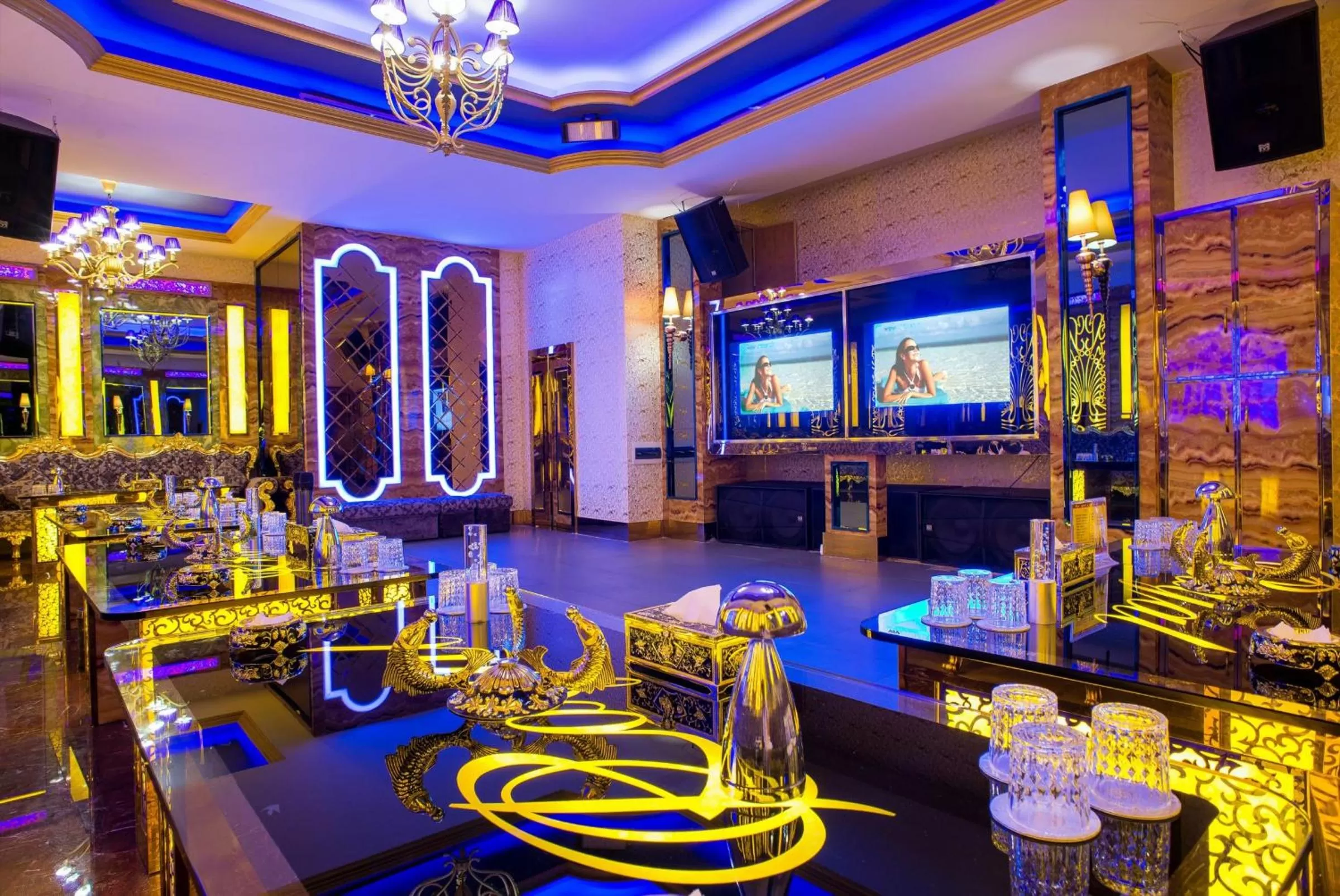 Karaoke in Royal Halong Hotel