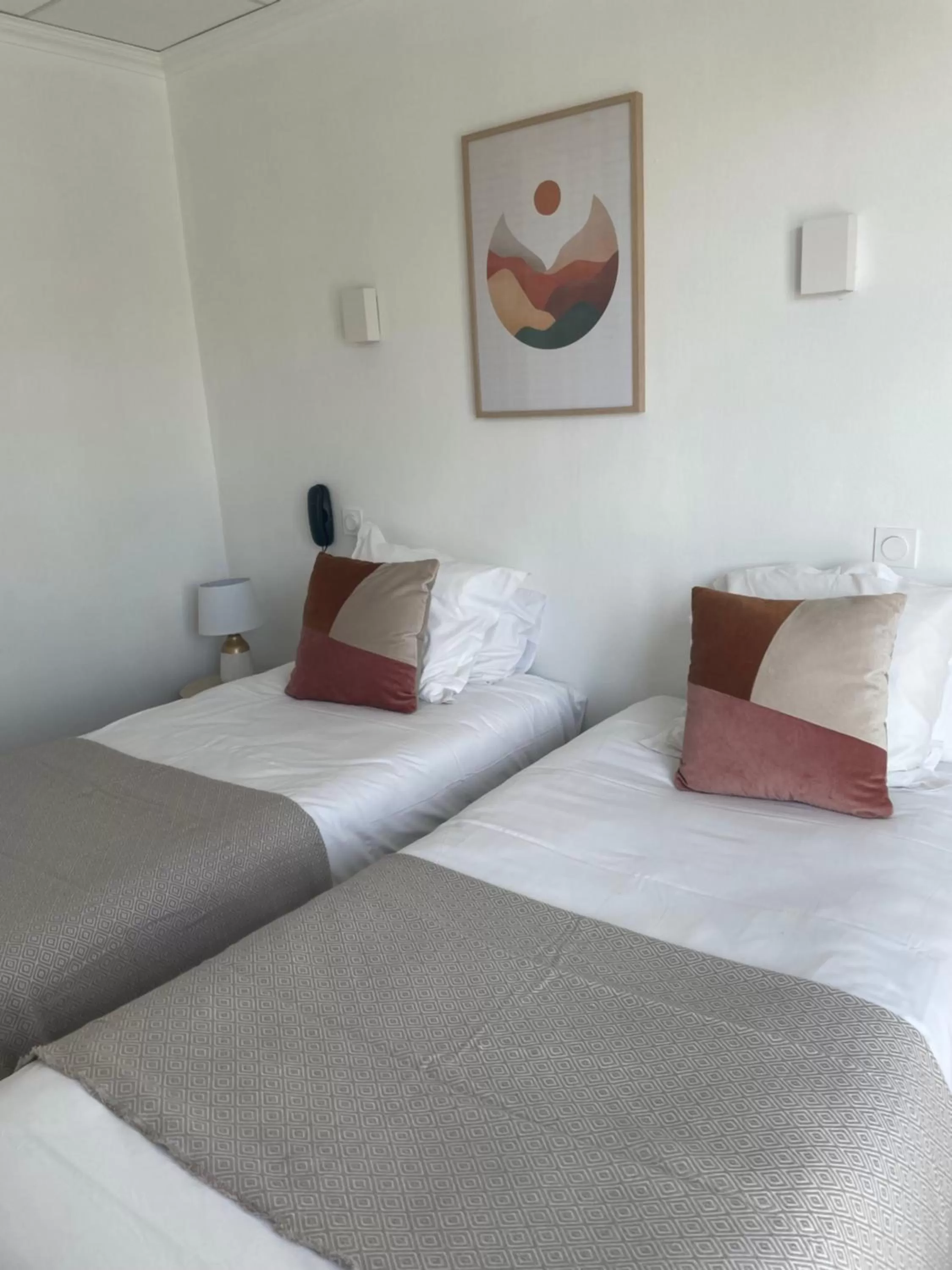 Bed in Hôtel Porte Mars - Reims Gare Centre Arena