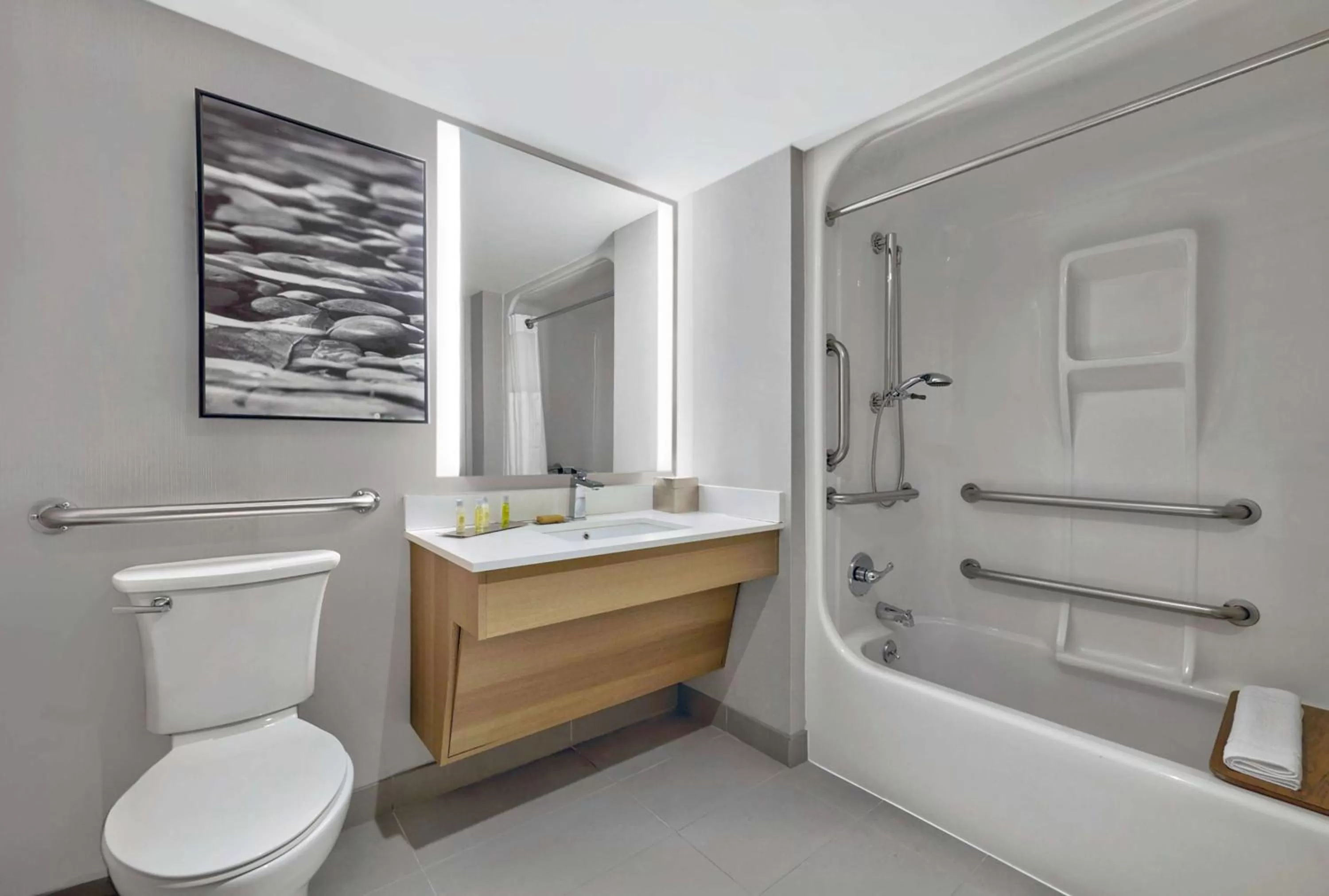 Bathroom in DoubleTree by Hilton Davenport