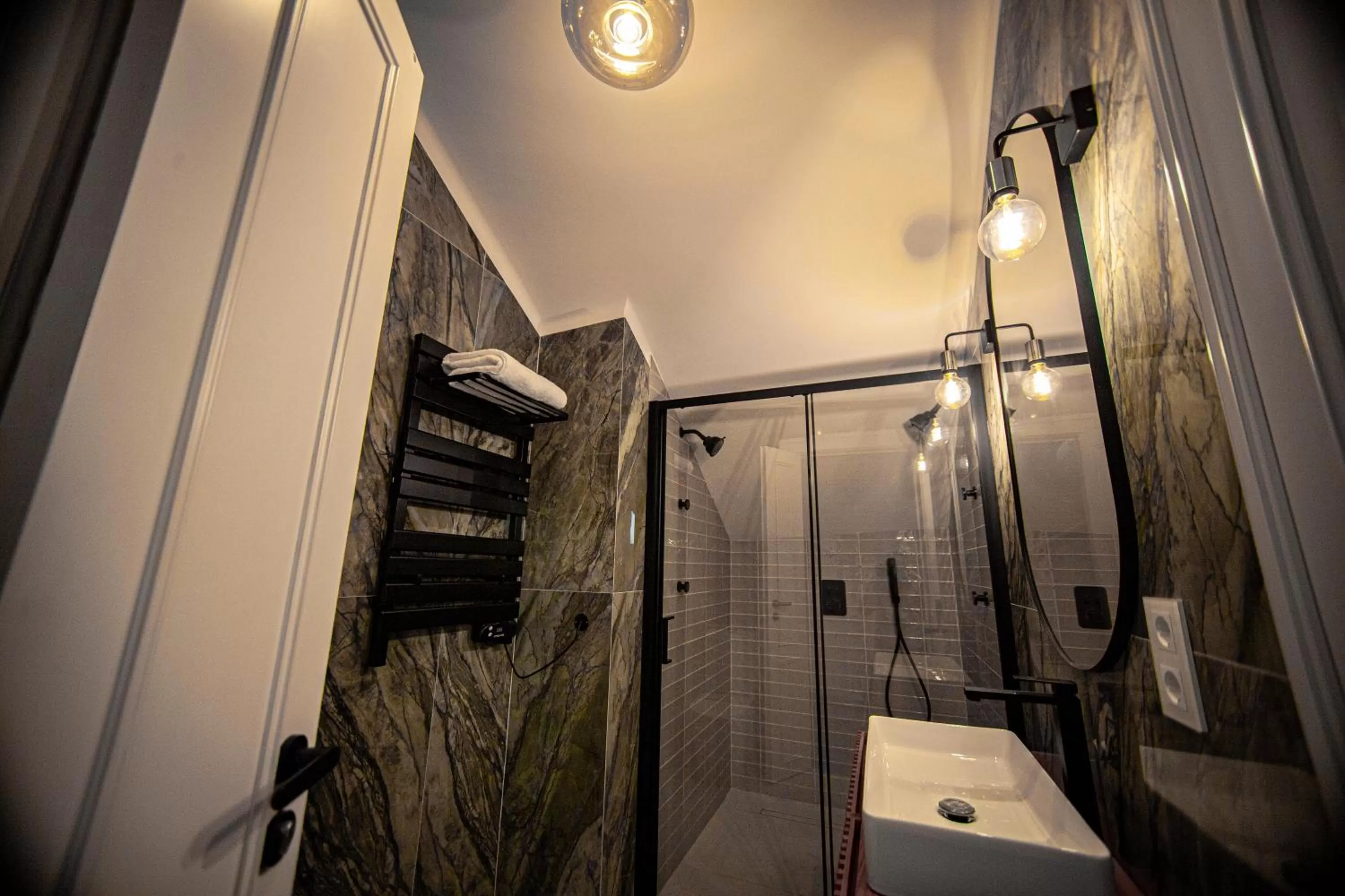 Shower in Storytellers Palace