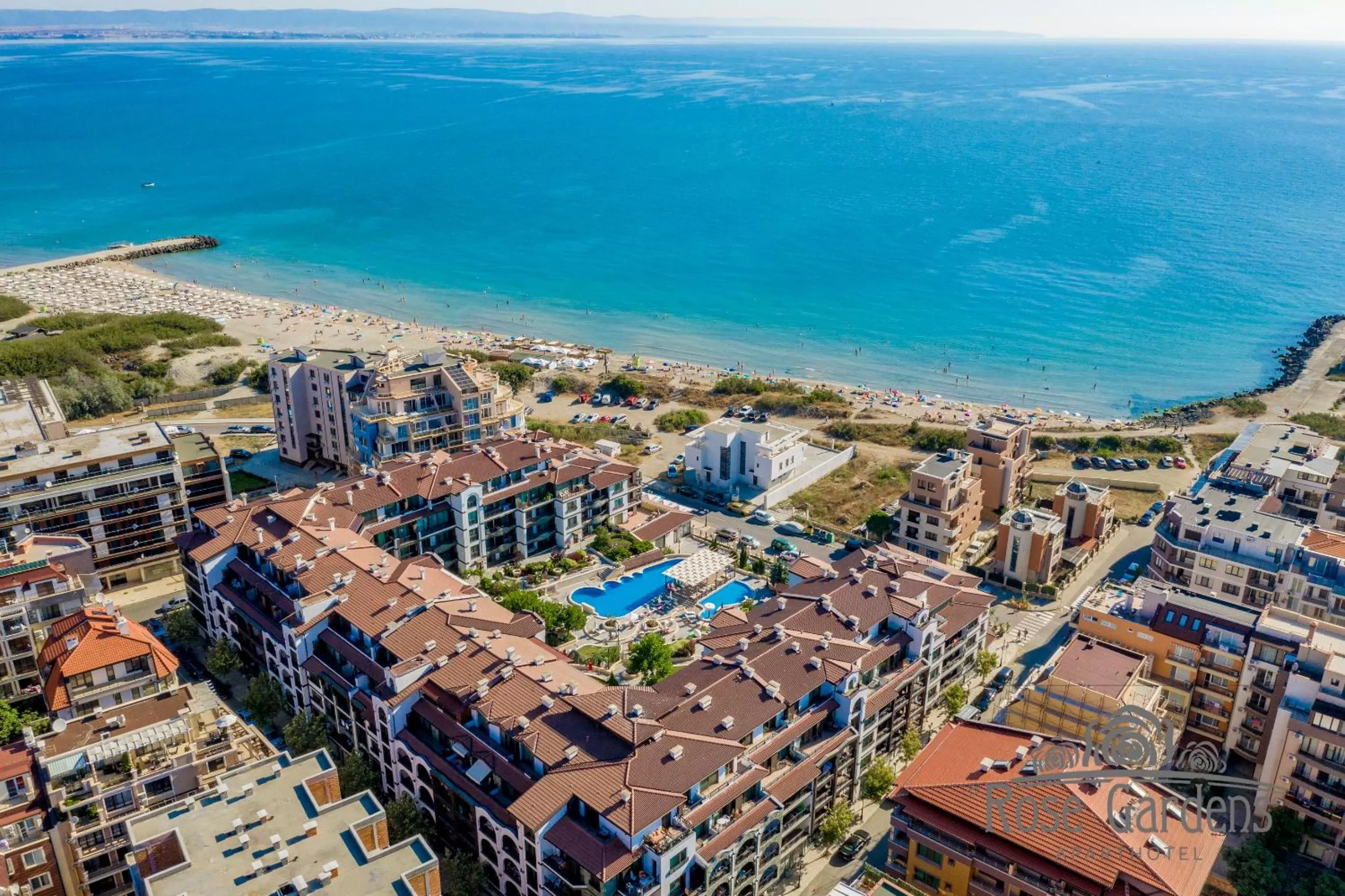Patio, Bird's-eye View in Rose Gardens Apart Hotel
