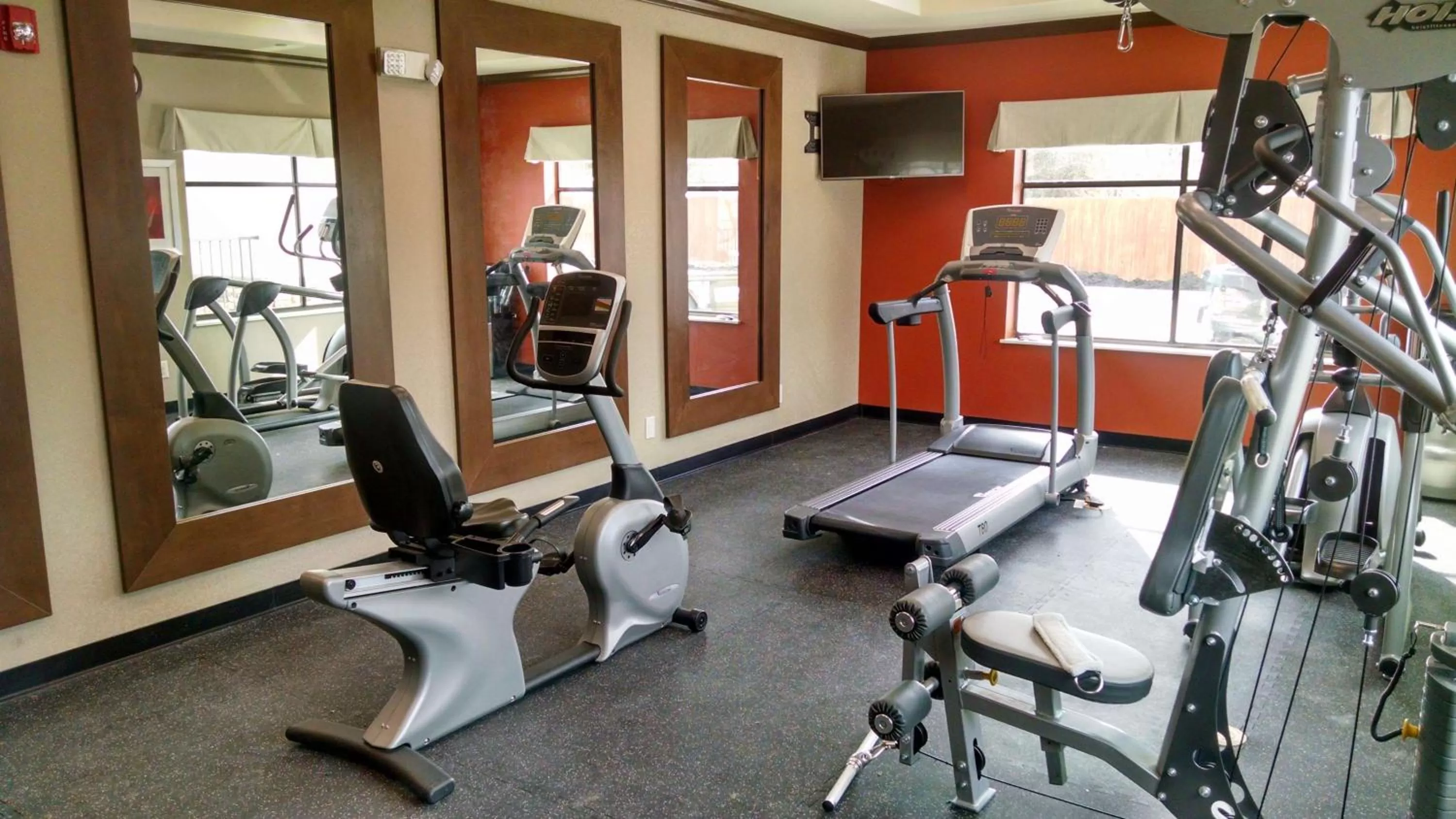 Fitness centre/facilities, Fitness Center/Facilities in Best Western Plus Flatonia