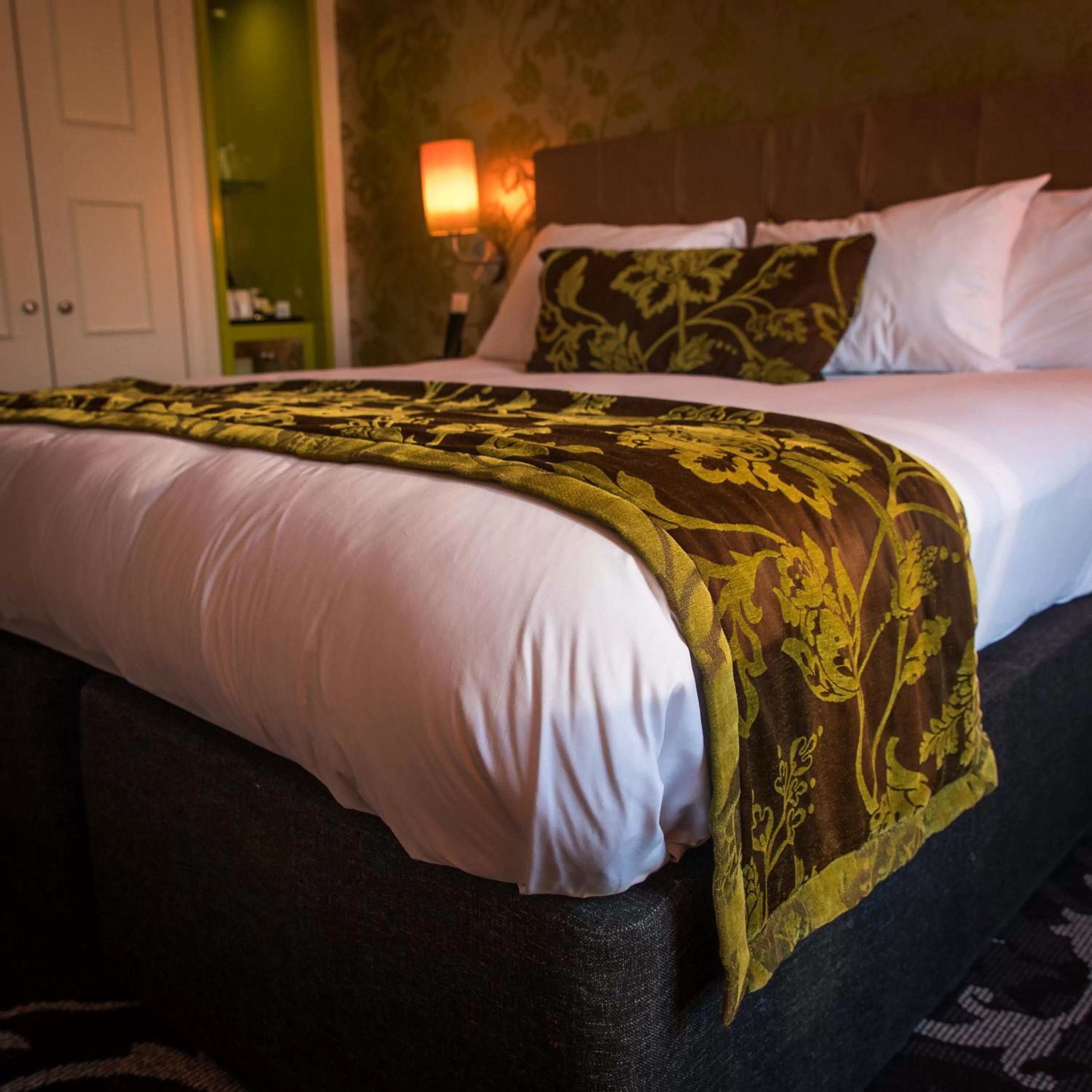 Photo of the whole room, Bed in Hotel Indigo Glasgow by IHG