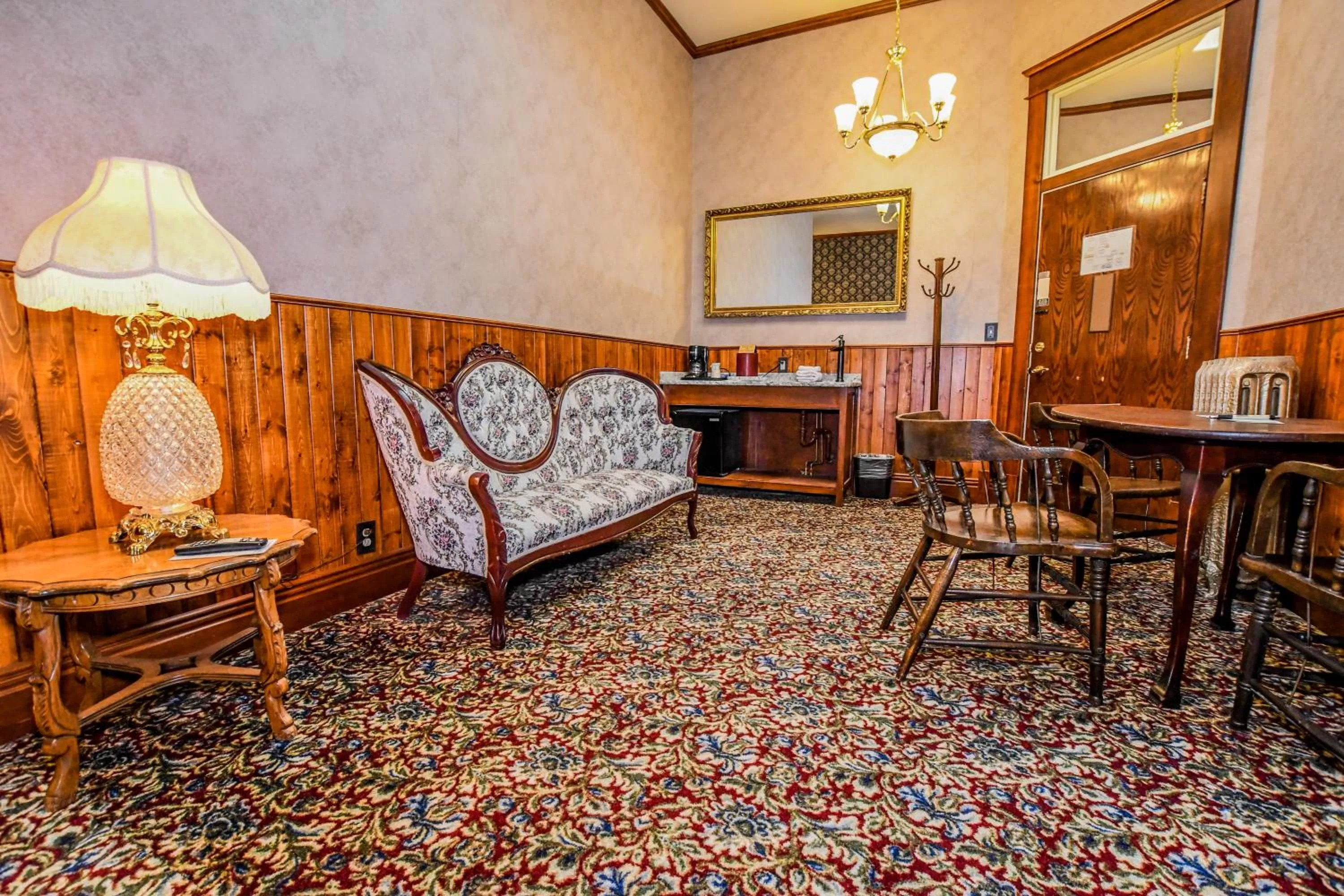 Seating area in Irma Hotel