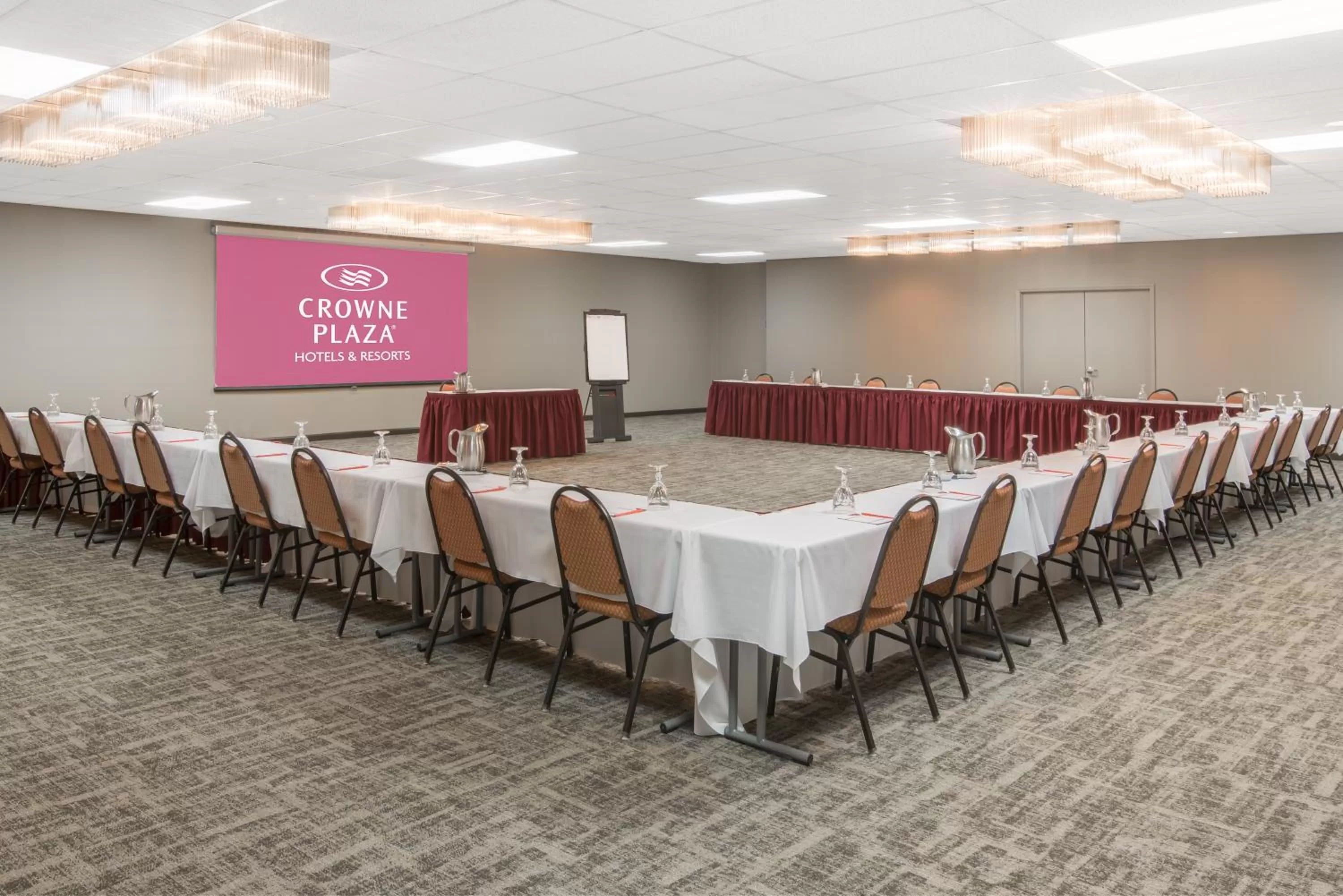 Meeting/conference room in Crowne Plaza Hotel Hickory by IHG