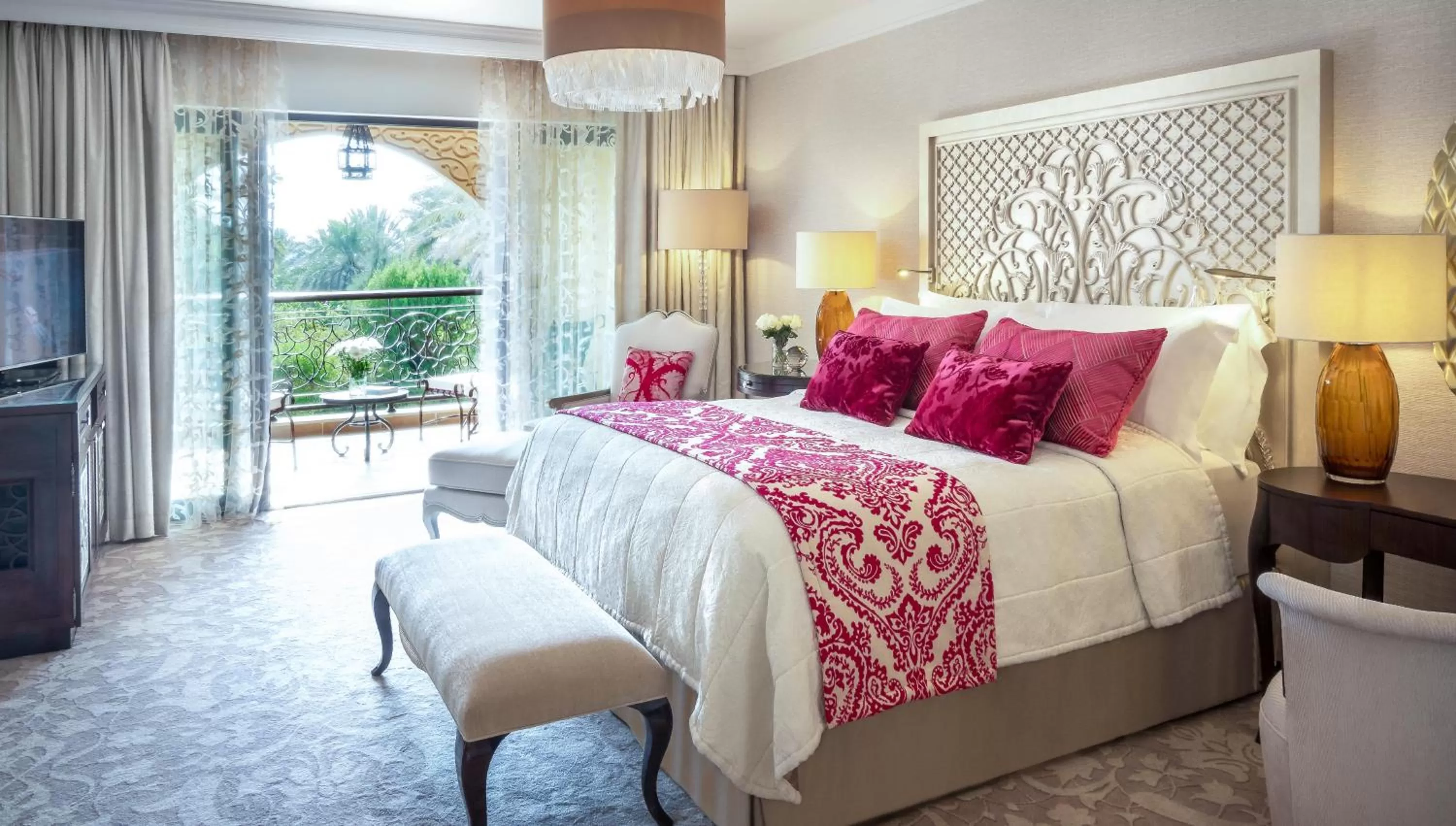 Arabian Court Family Deluxe Rooms with Waterpark Access in One&Only Royal Mirage Resort Dubai