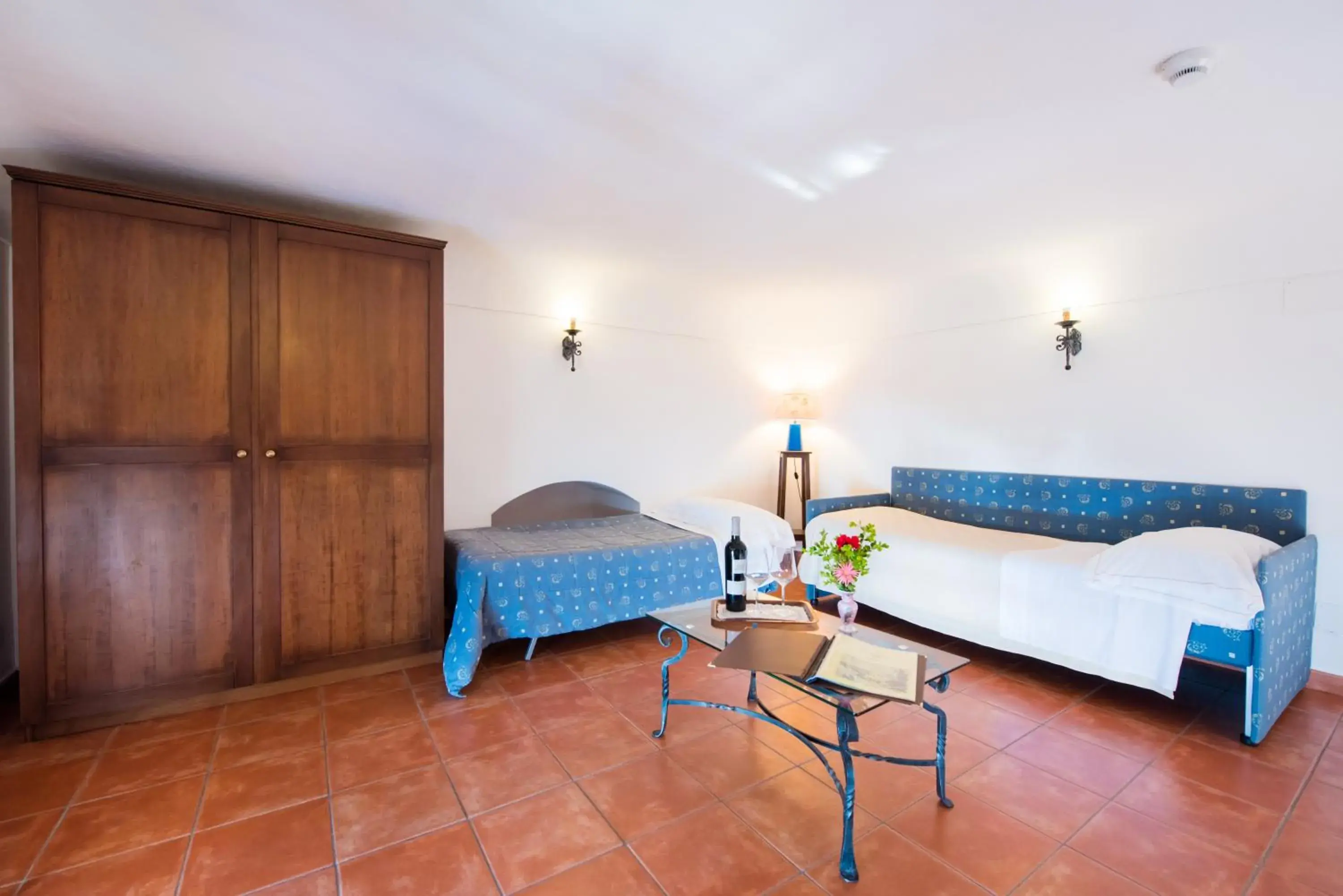 Quadruple Room with Sea View in Hotel Bel Soggiorno Quadruple Room with Sea View in Hotel Bel Soggiorno