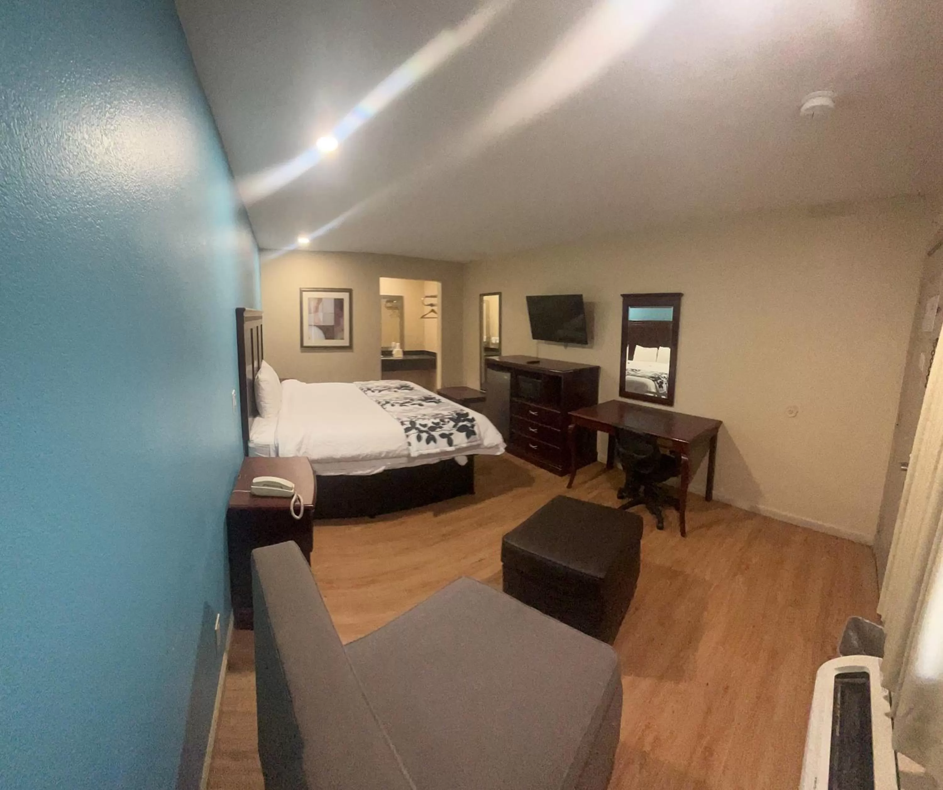 Bedroom, Bed in Super 7