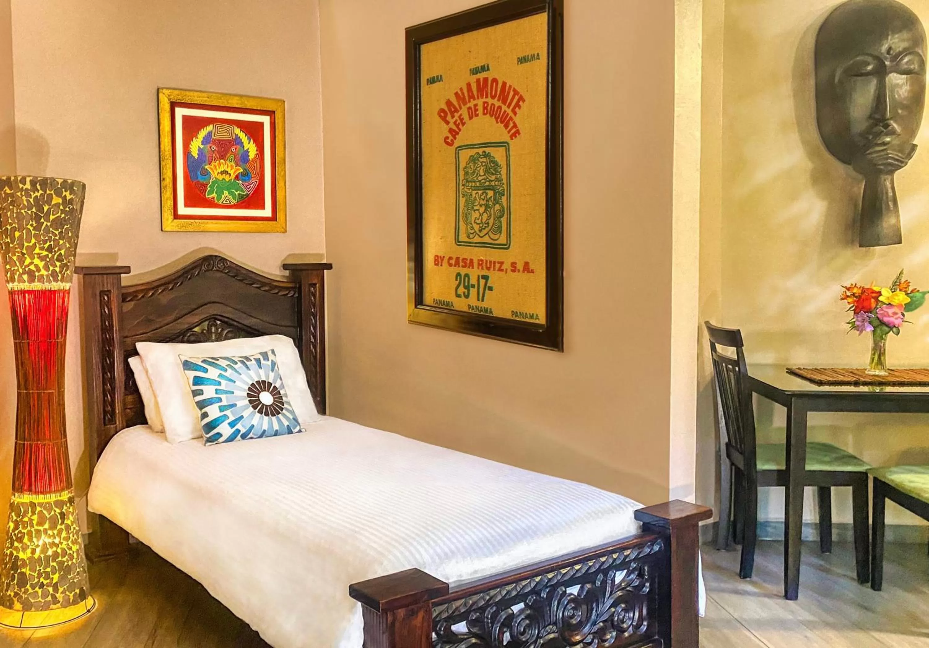 Bed in Boquete Garden Inn