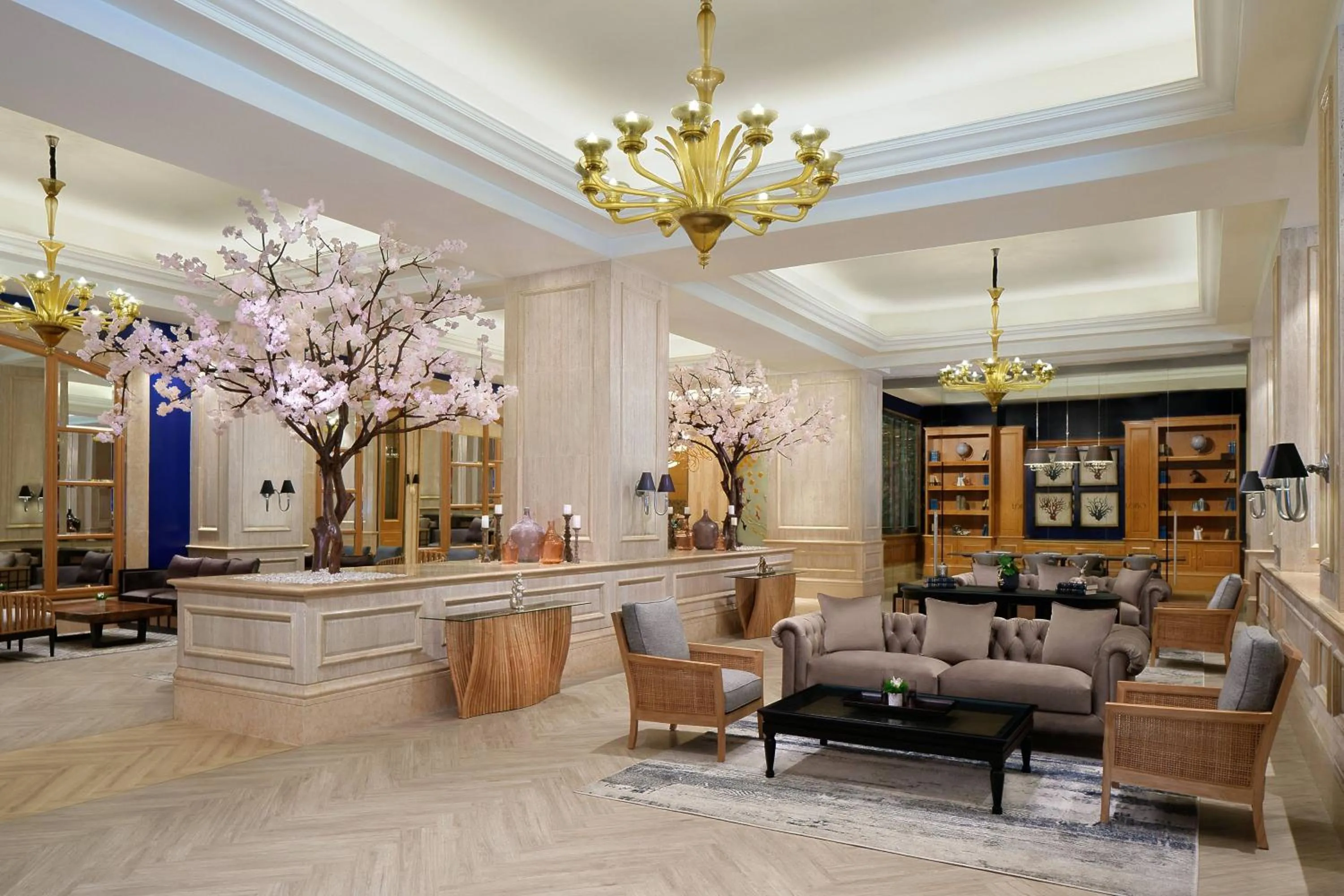 Lounge or bar in The Ritz-Carlton Jakarta, Mega Kuningan