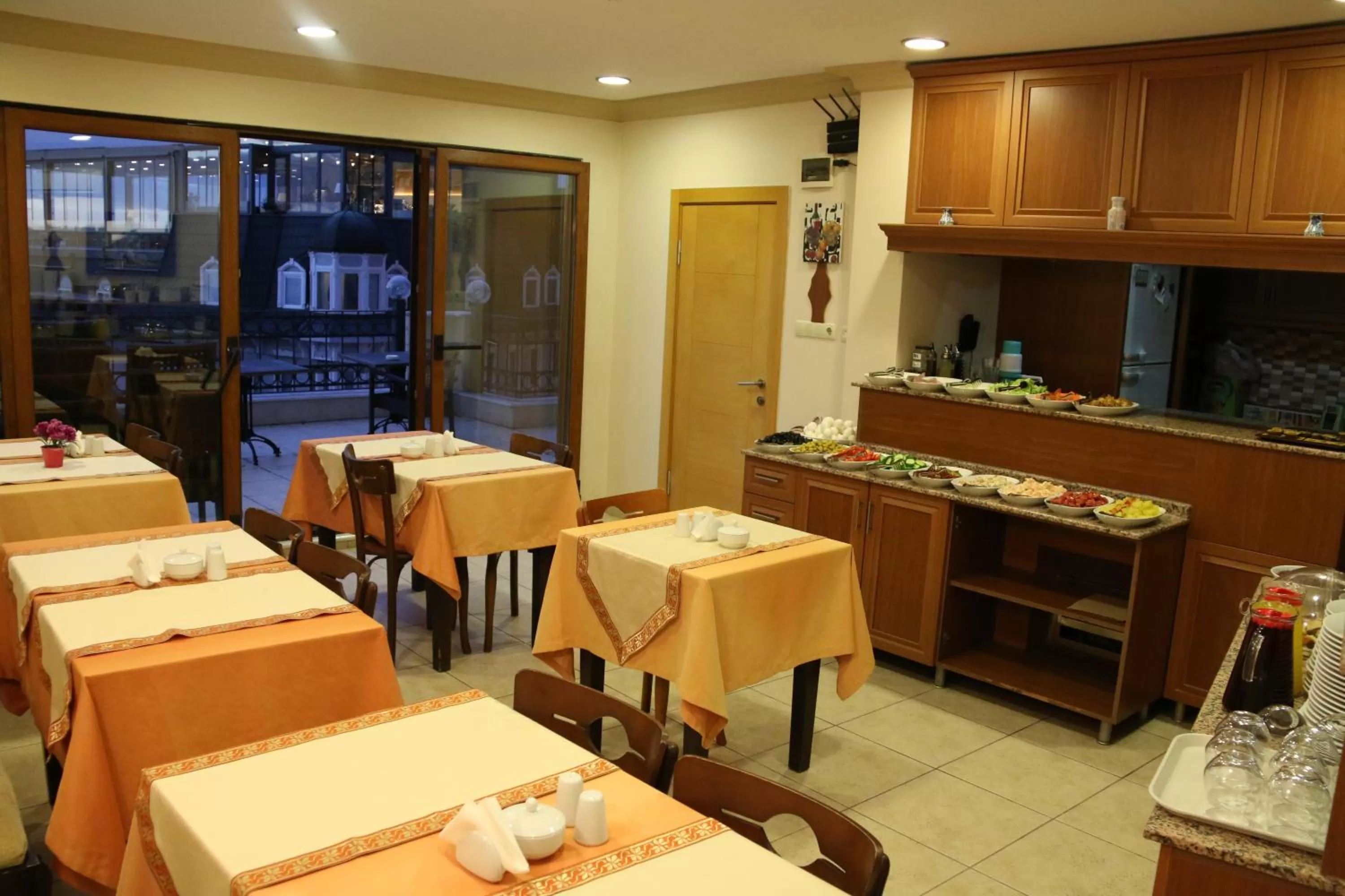 Kitchen or kitchenette, Restaurant/Places to Eat in Grand Peninsula Hotel